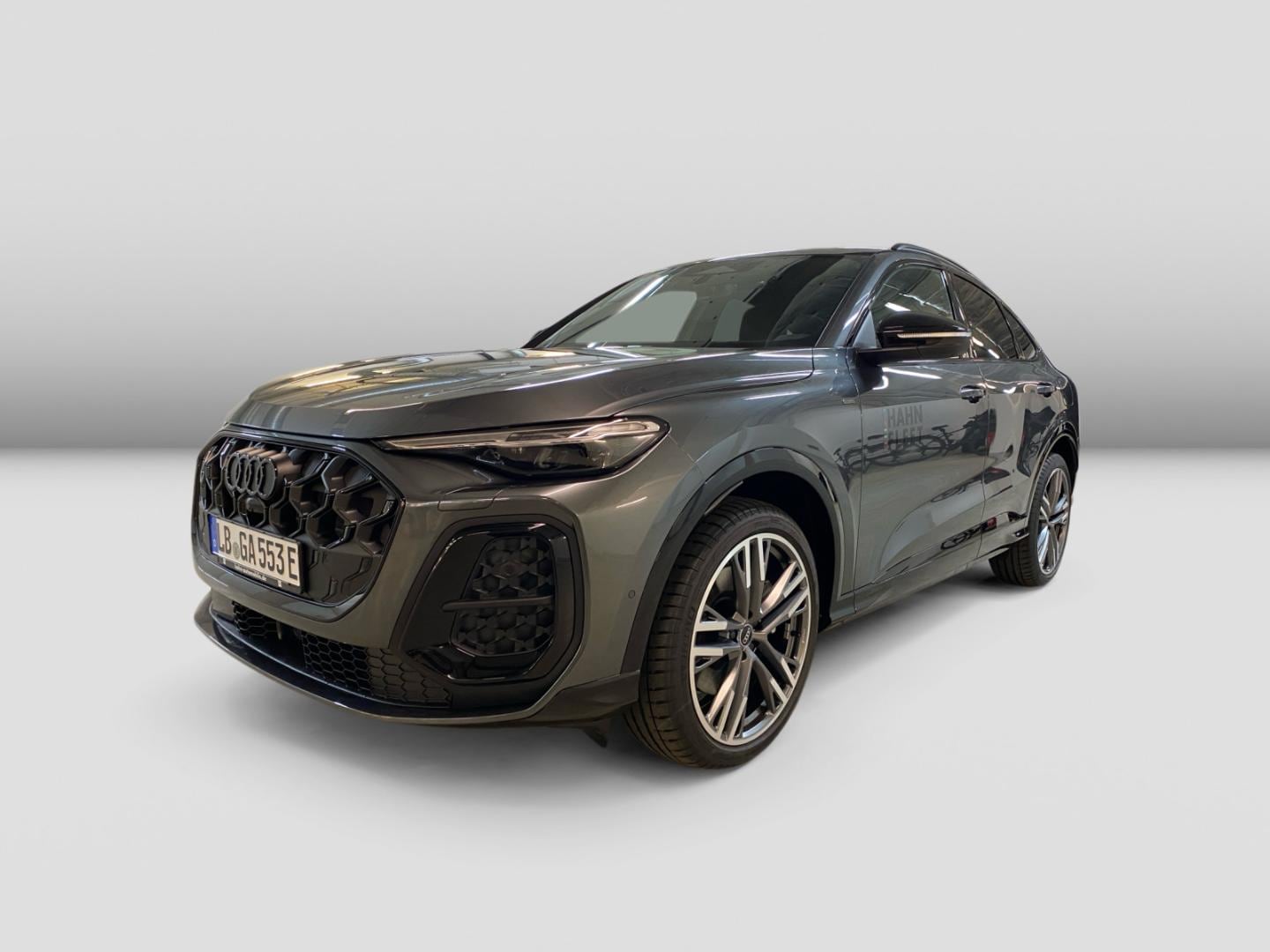 Bild über Audi Q5 Sportback e-hybrid edition one mit Akzenten mythosschwarz e-hybrid quattro 220 kW S tronic - für weitere Informationen kontaktieren Sie den Audi Partner