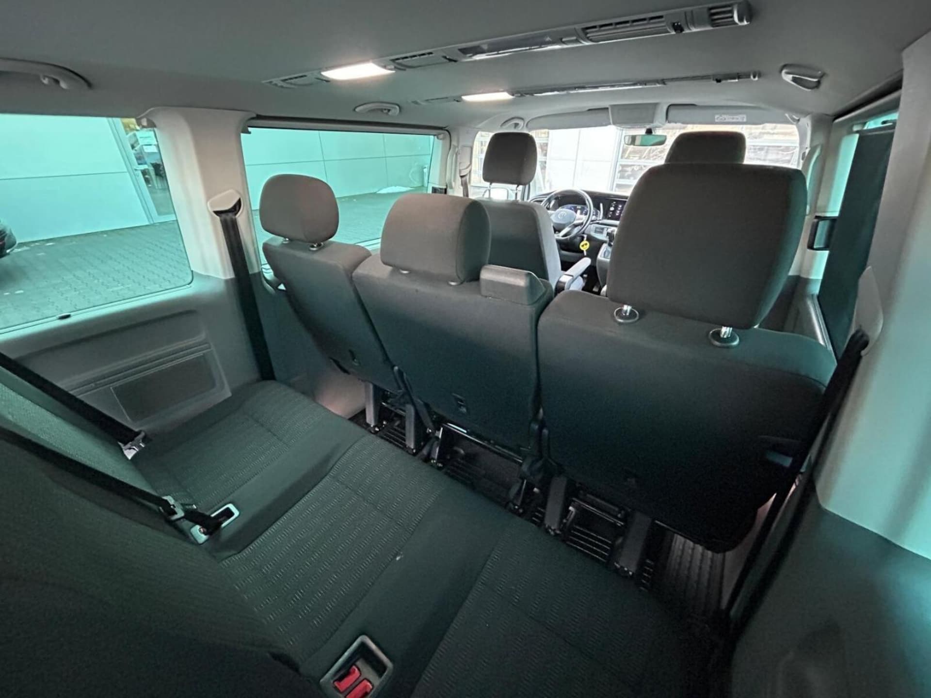 Volkswagen Caravelle 6.1 długi roztaw osi SE