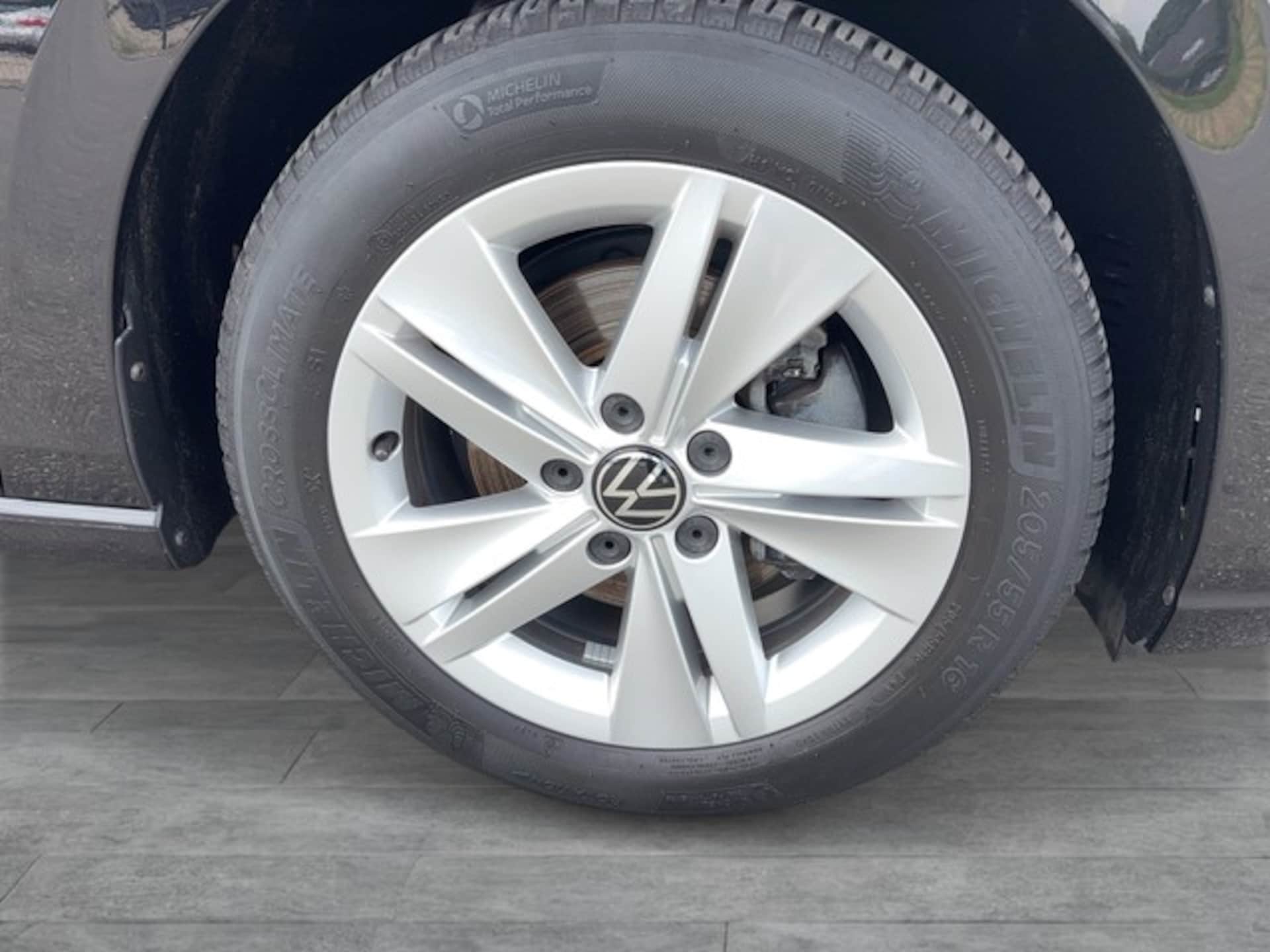 Volkswagen Golf Life