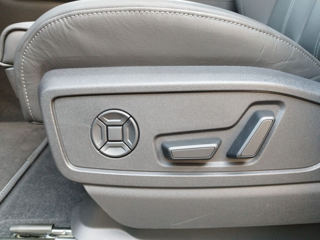 Image about Audi Q5 SUV TDI quattro 150 kW S tronic
