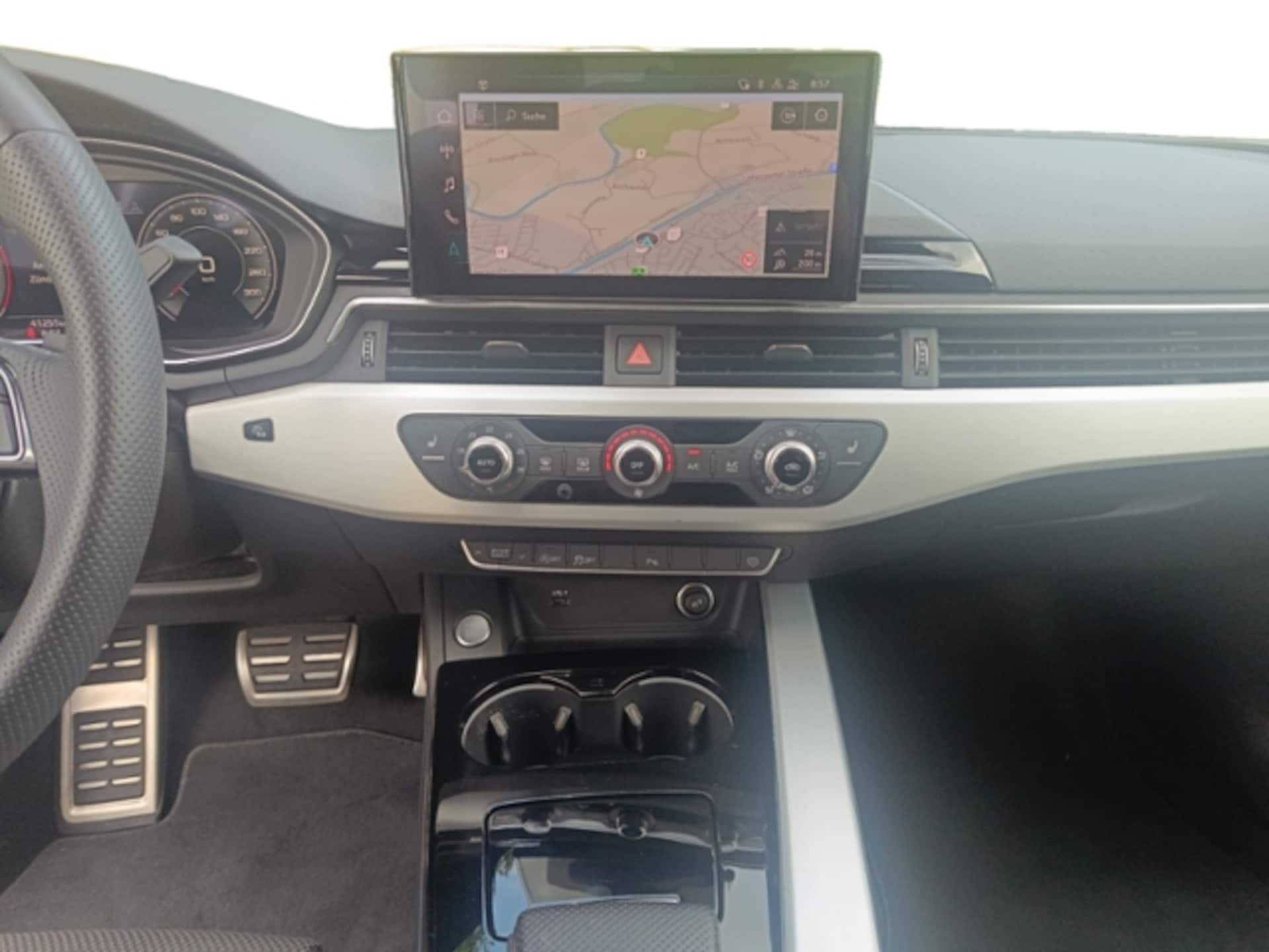 Audi A4 Limousine S line