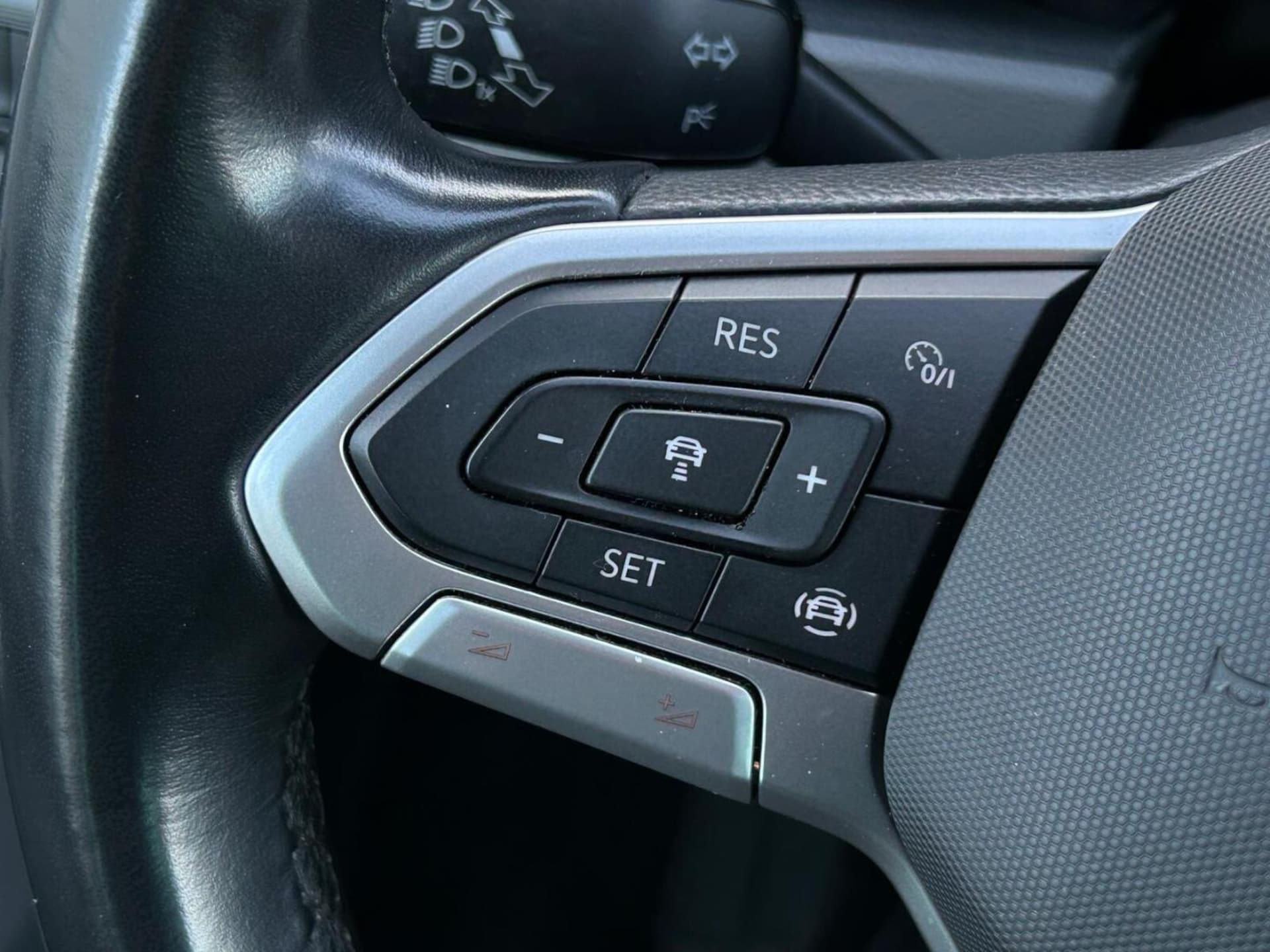 Volkswagen Caravelle 6.1 długi roztaw osi SE