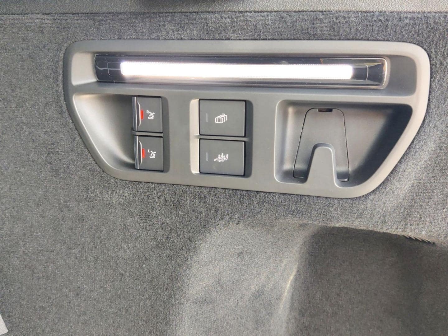 Bild über Audi Q7 SUV TDI quattro 220 kW tiptronic - für weitere Informationen kontaktieren Sie den Audi Partner