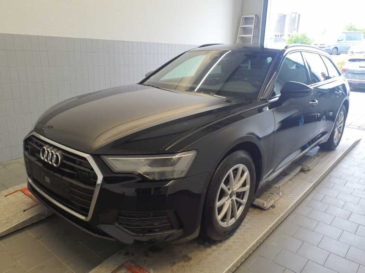 Bild über Audi A6 Avant 45 TFSI S tronic - für weitere Informationen kontaktieren Sie den Audi Partner