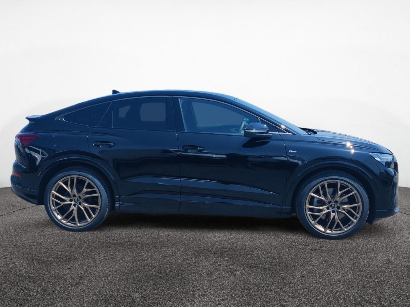 Bild über Audi Q4 Sportback e-tron 55 e-tron quattro - für weitere Informationen kontaktieren Sie den Audi Partner