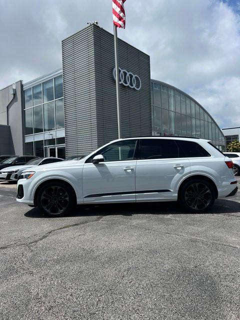 2026 Audi Q7 55 Premium Plus quattro Tiptronic's photo