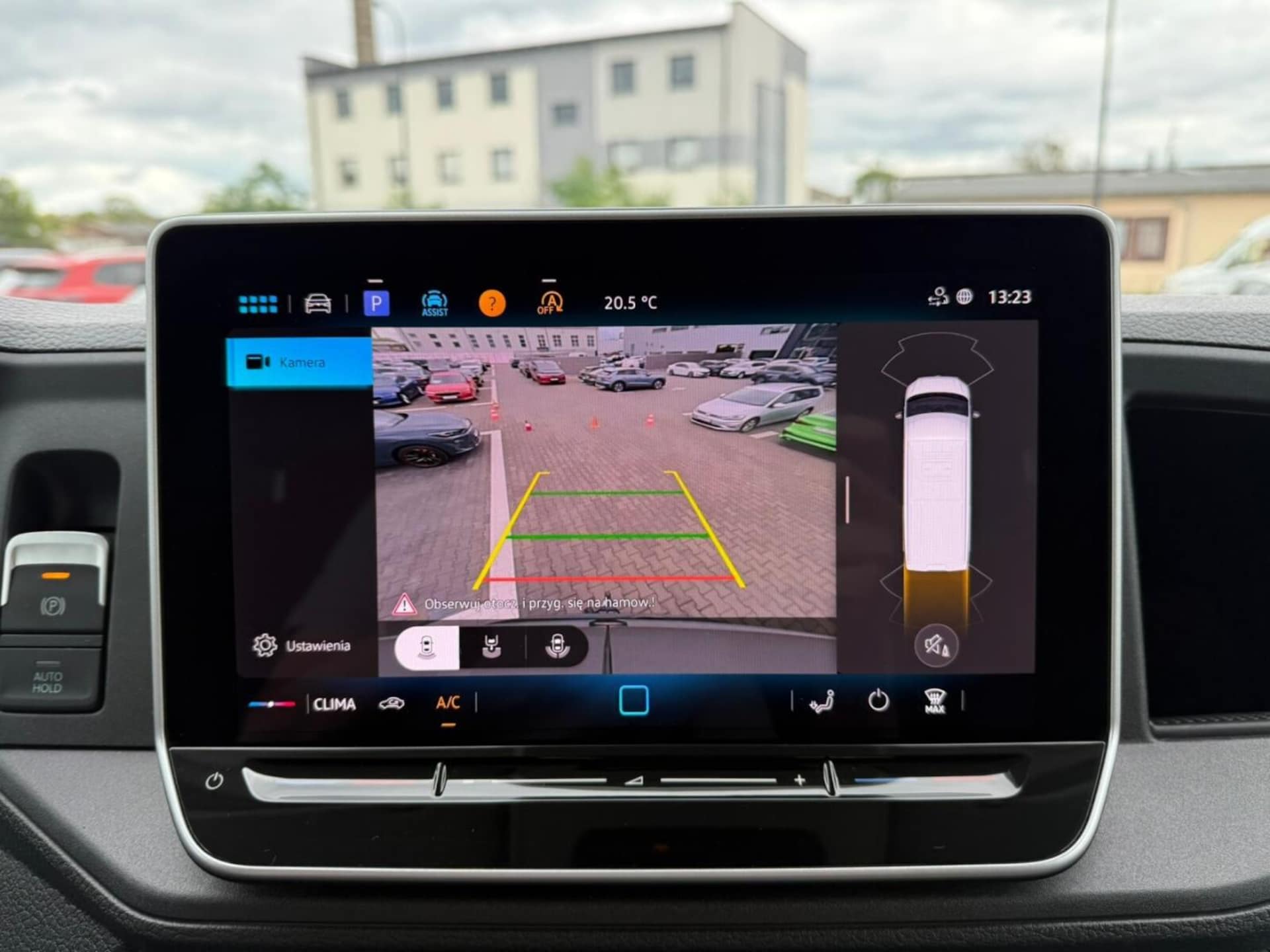 Volkswagen Crafter Furgon średni rozstaw osi
