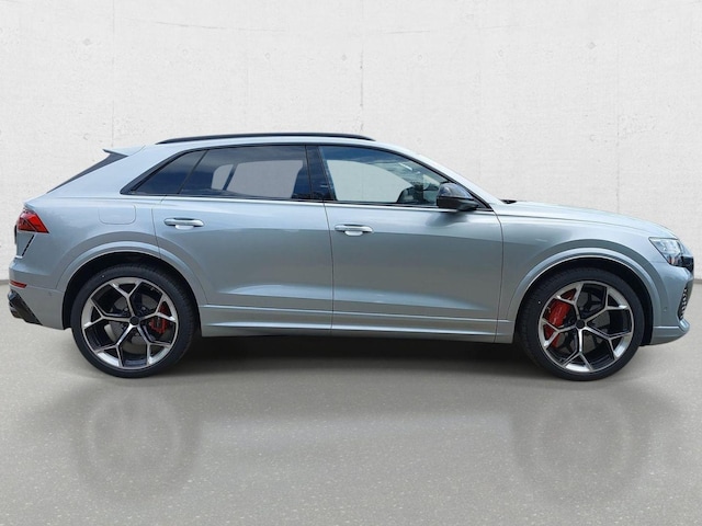 2026 Audi RS Q8 SUV performance