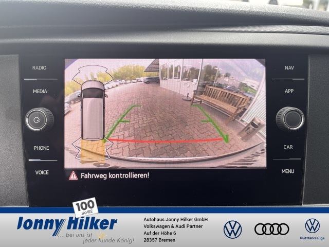 Volkswagen T6.1 Caravelle larger