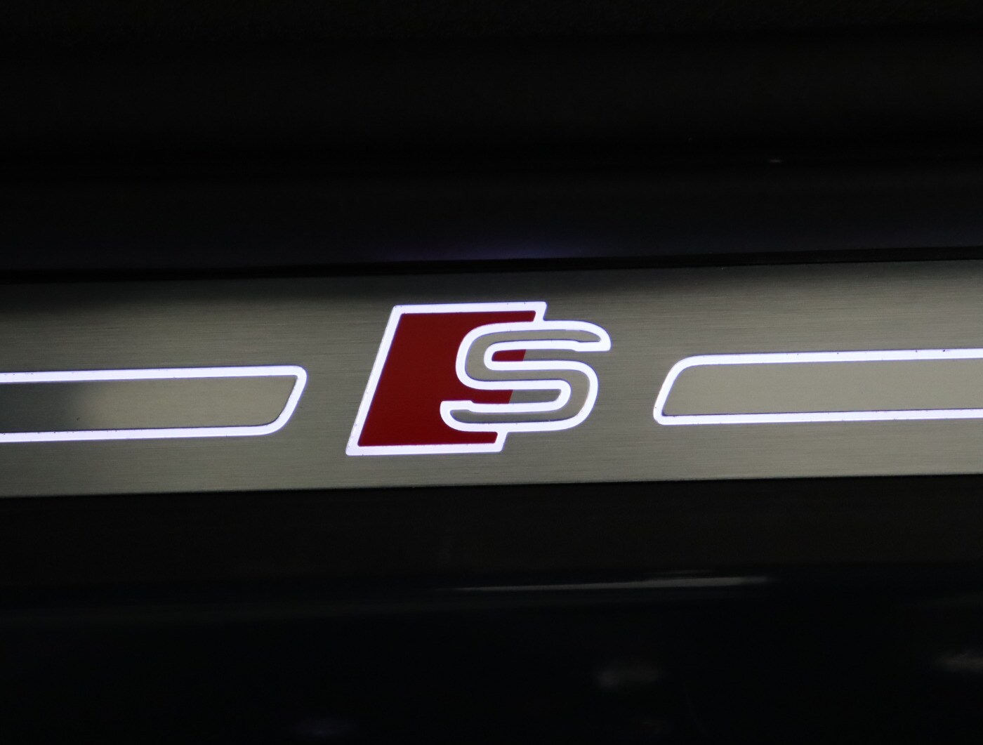 Image about Audi Q8 e-tron S line 55 e-tron quattro