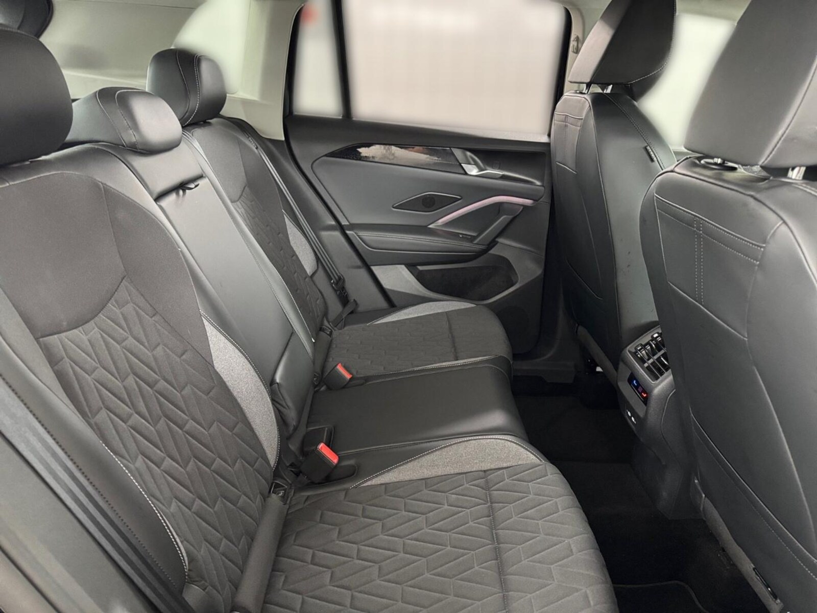 Volkswagen Tiguan – Bild 9