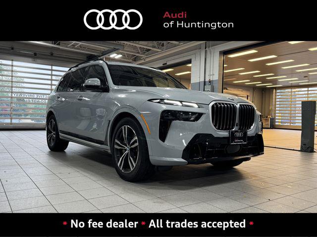 2025 BMW X7 xDrive40i's photo