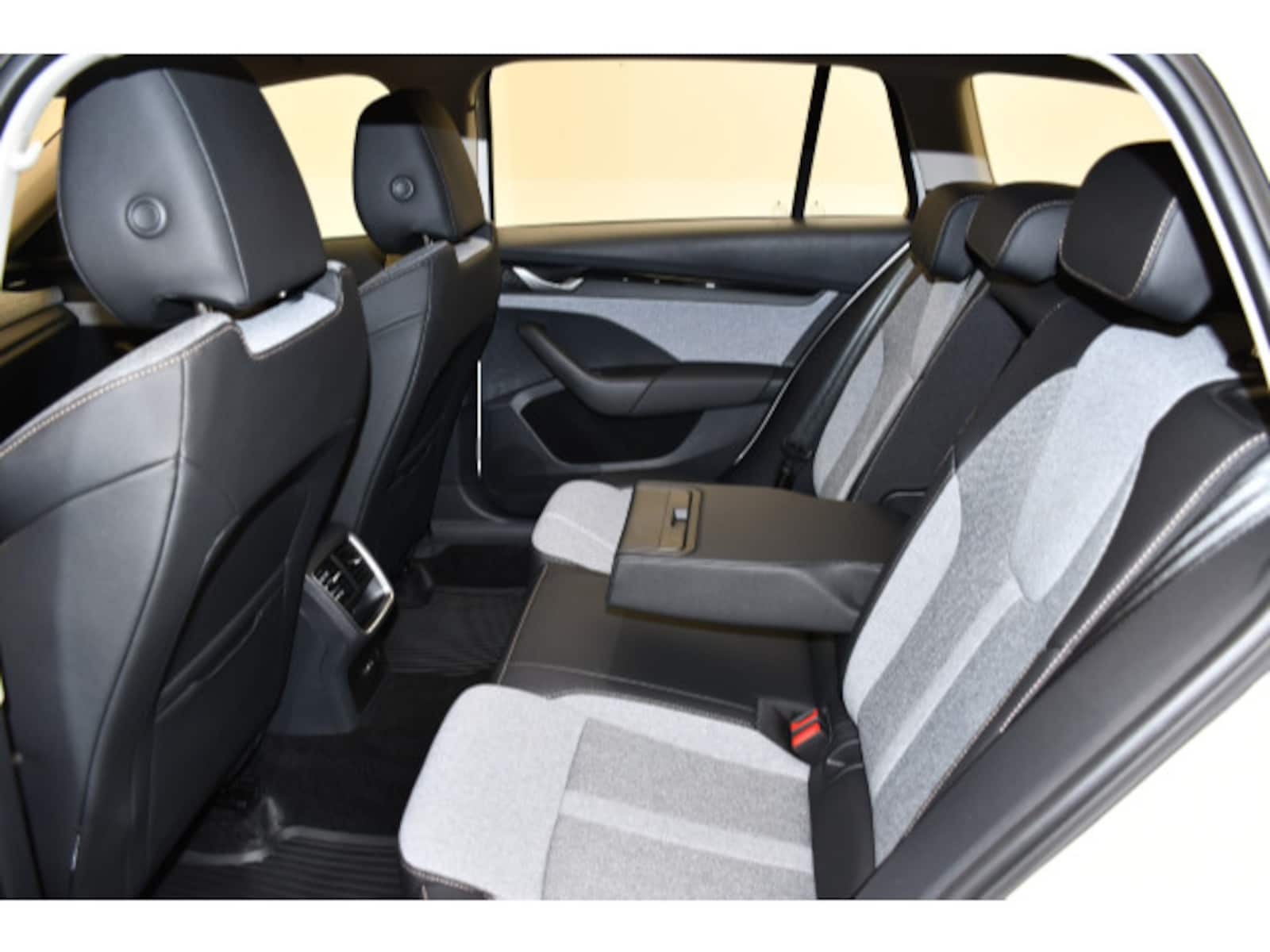 Škoda Octavia Combi – Bild 8