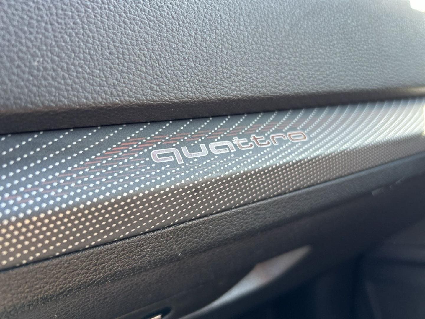 Bild über Audi SQ2 TFSI quattro S tronic - für weitere Informationen kontaktieren Sie den Audi Partner