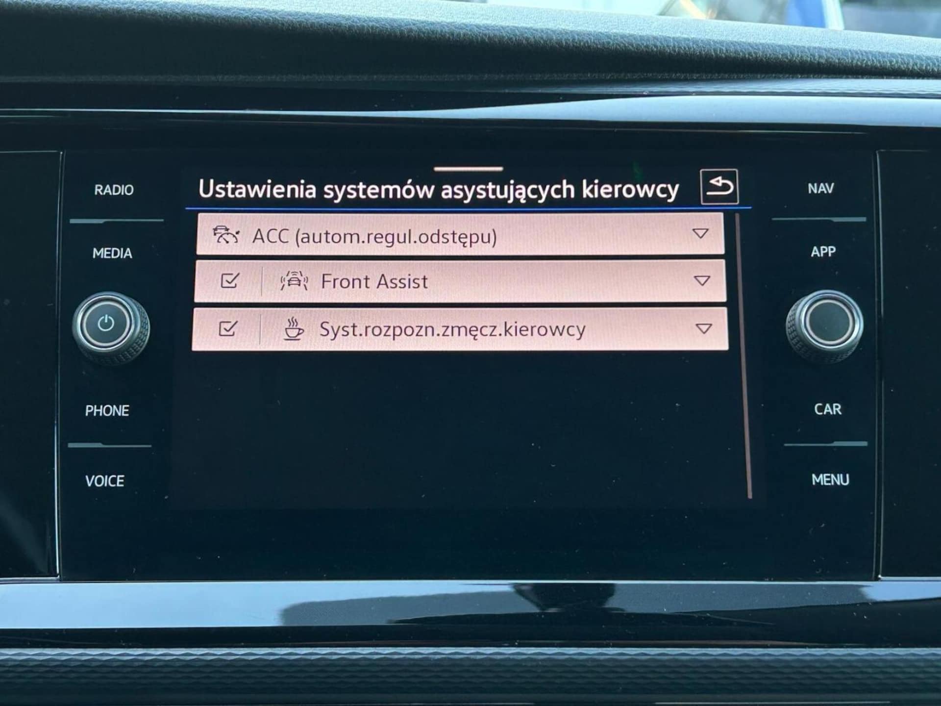 Volkswagen Caravelle 6.1 długi roztaw osi SE