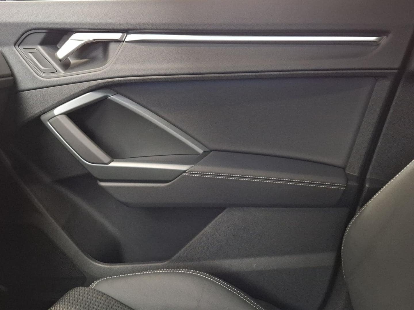 Bild über Audi Q3 S line 35 TFSI S tronic - für weitere Informationen kontaktieren Sie den Audi Partner