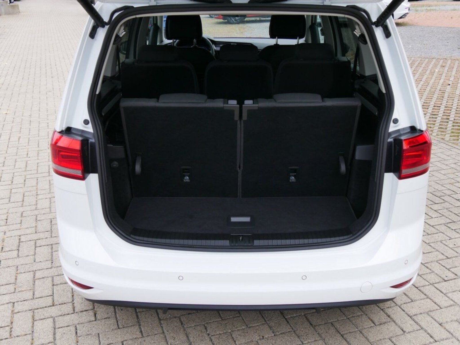 Volkswagen Touran – Bild 9