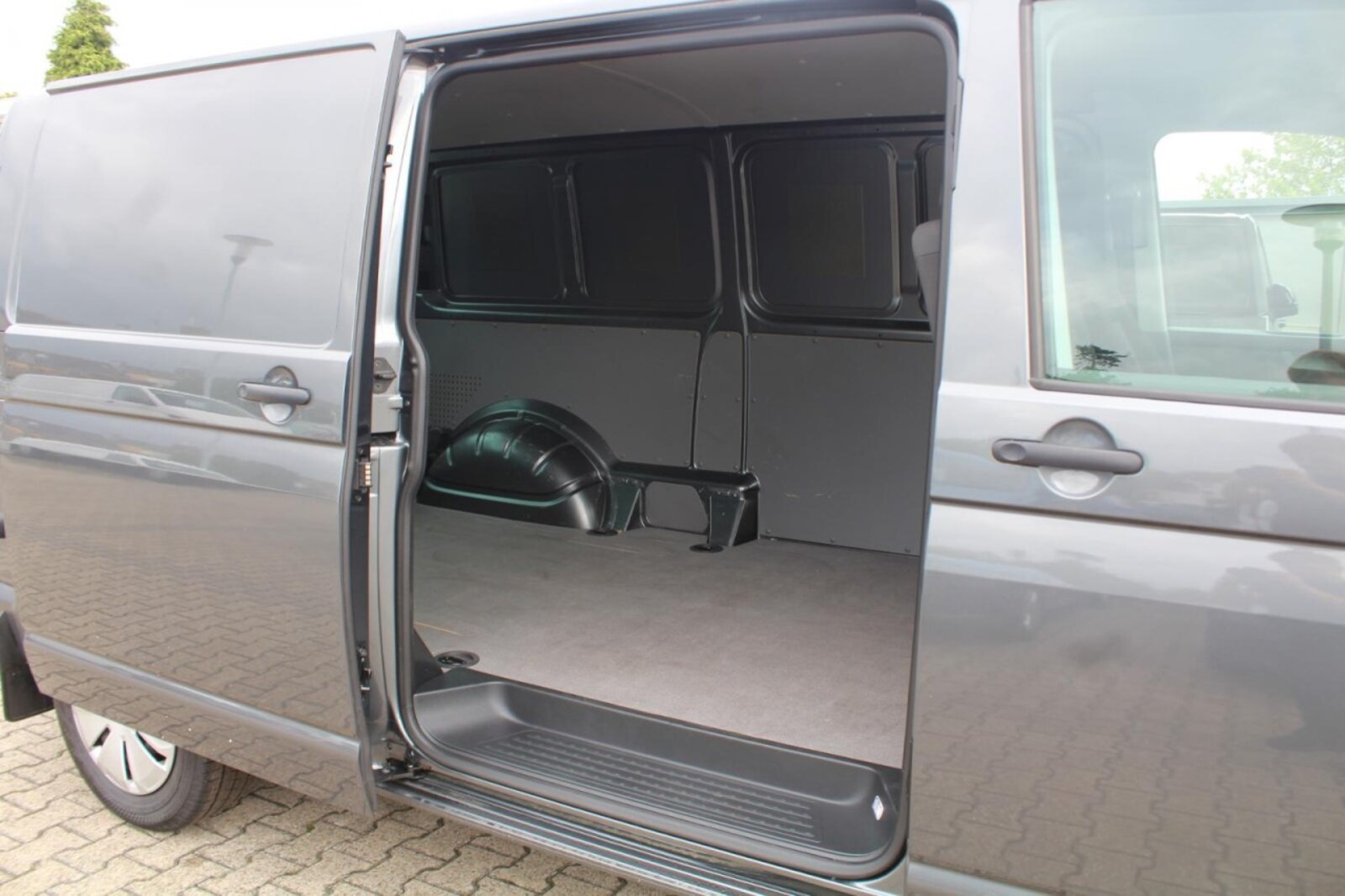Volkswagen T6.1 Transporter Kasten langer Radstand – Bild 7