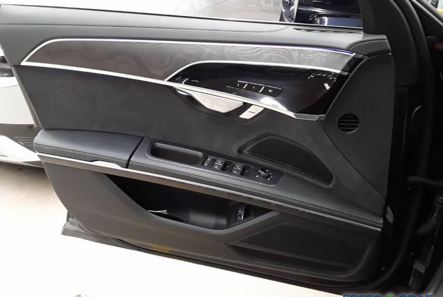 Bild über Audi A8 TFSI e 60 TFSI e quattro tiptronic - für weitere Informationen kontaktieren Sie den Audi Partner