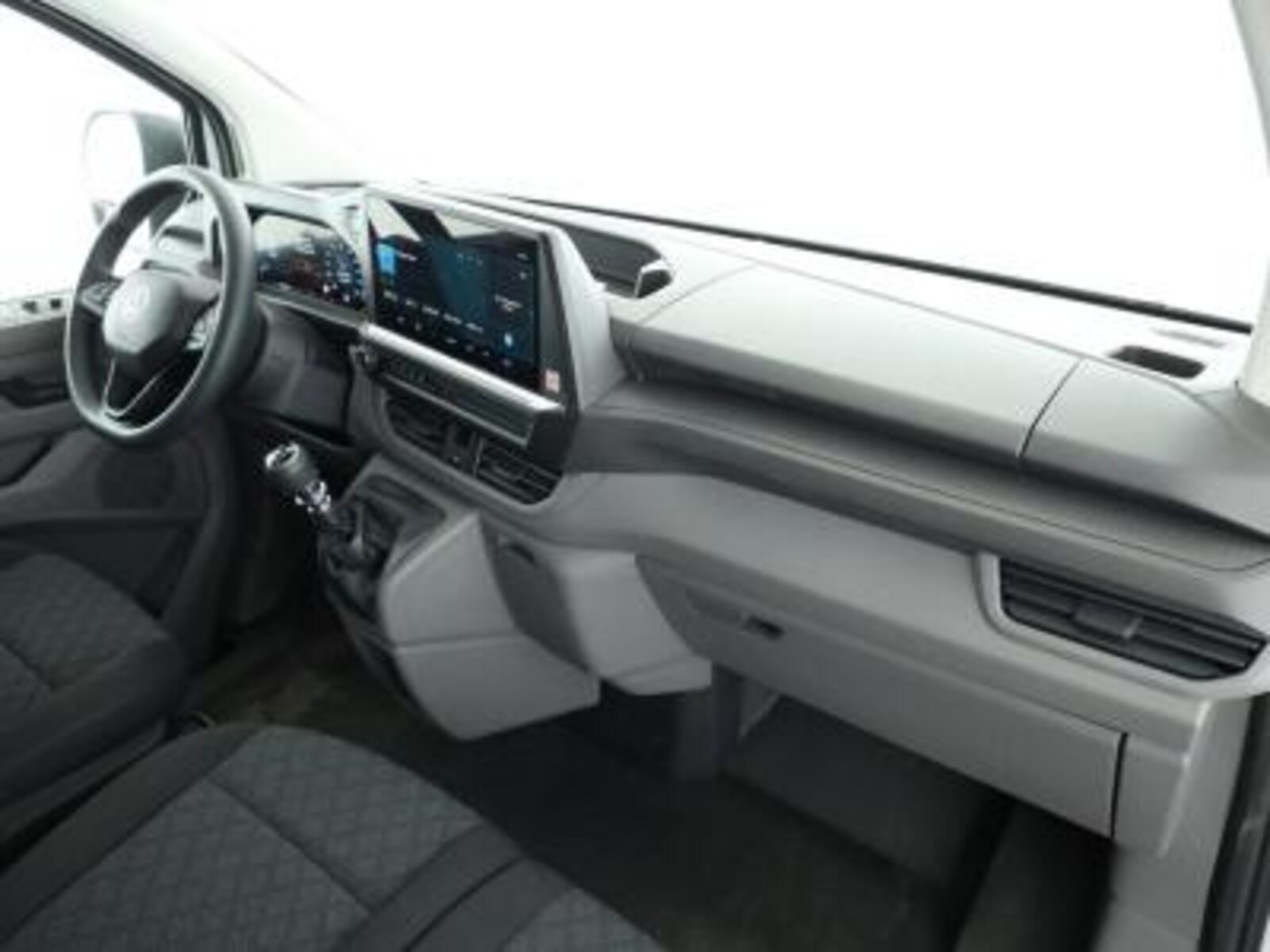 Volkswagen Transporter Kasten kurzer Radstand – Bild 3