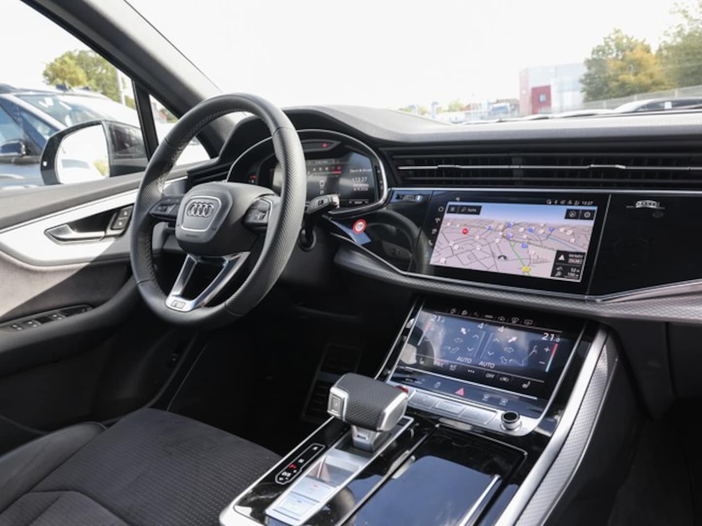 Bild über Audi SQ7 SUV TFSI quattro 373 kW tiptronic - für weitere Informationen kontaktieren Sie den Audi Partner