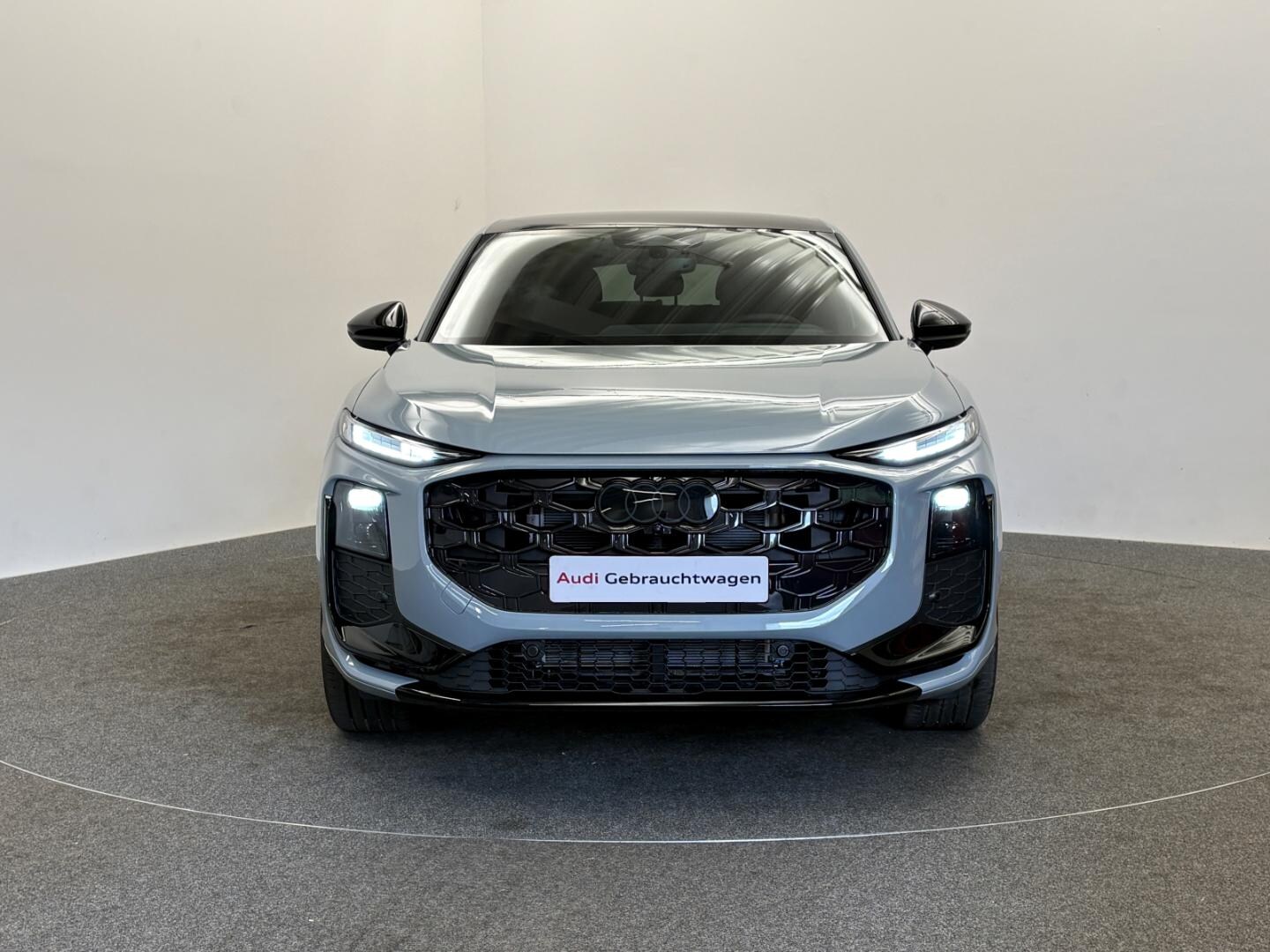 Bild über Audi Q3 Sportback e-hybrid e-hybrid 200 kW S tronic - für weitere Informationen kontaktieren Sie den Audi Partner