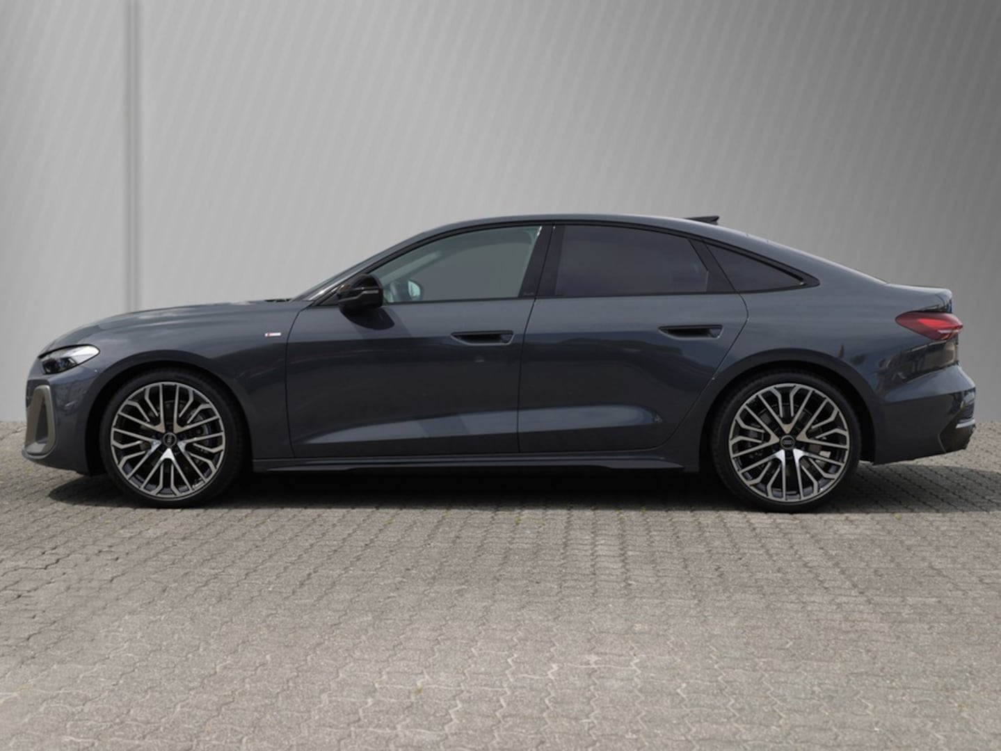 Bild über Audi A5 Limousine TDI 150 kW S tronic - für weitere Informationen kontaktieren Sie den Audi Partner