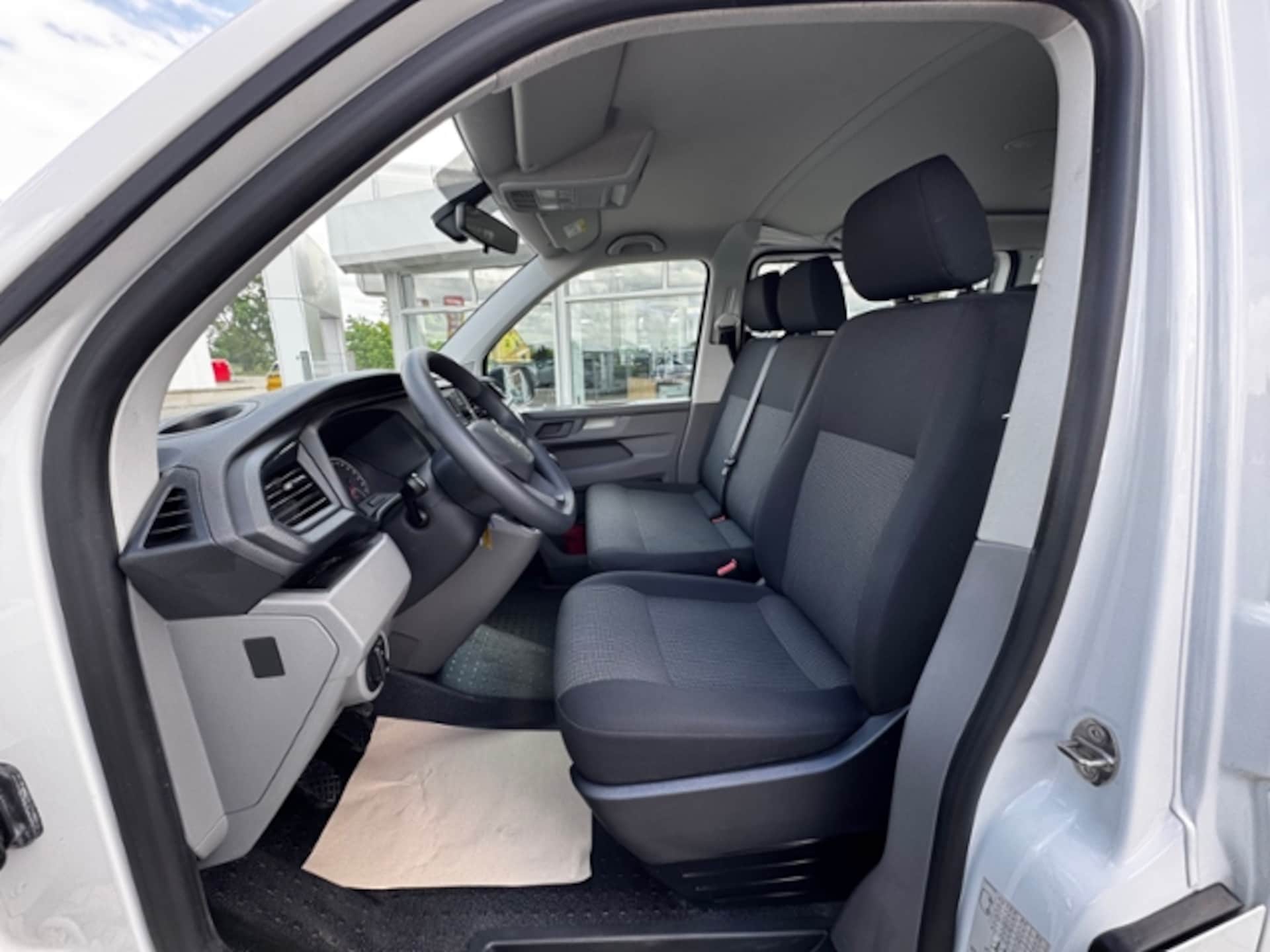Volkswagen T6.1 Transporter Kombi kurzer Radstand