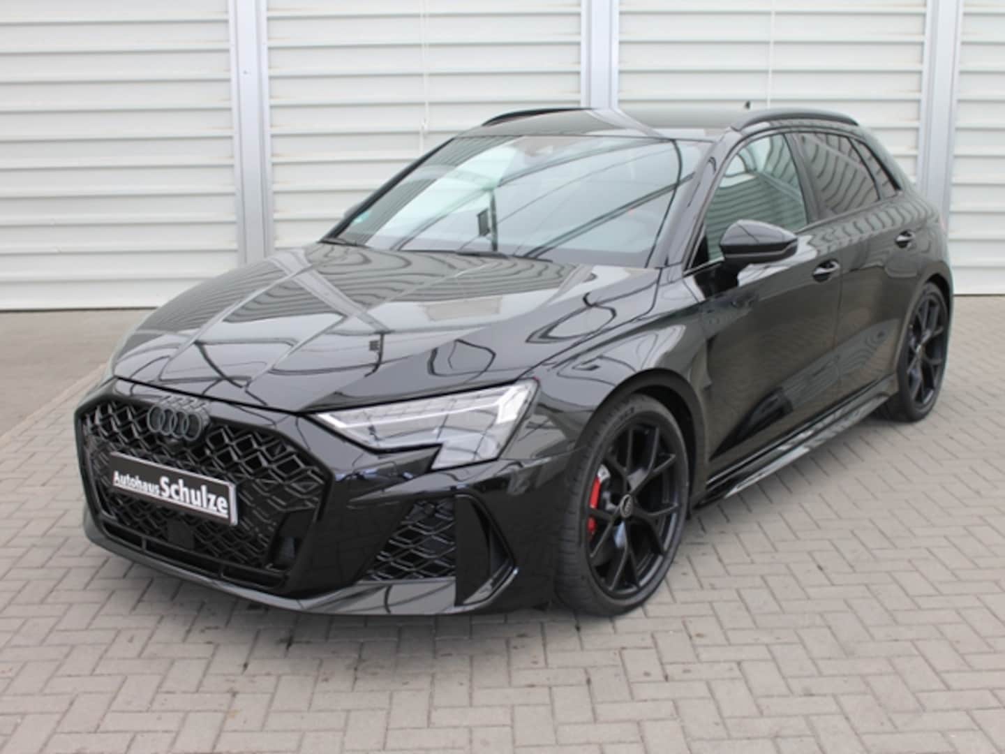 Bild über Audi RS 3 Sportback TFSI quattro S tronic - für weitere Informationen kontaktieren Sie den Audi Partner