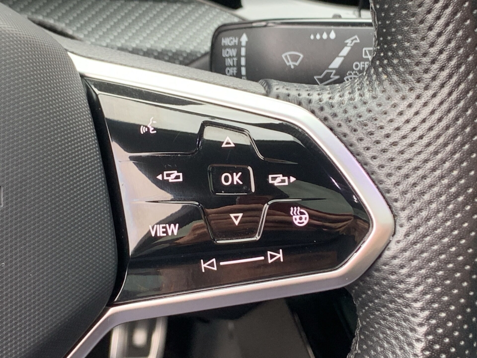 Volkswagen Golf R-Line