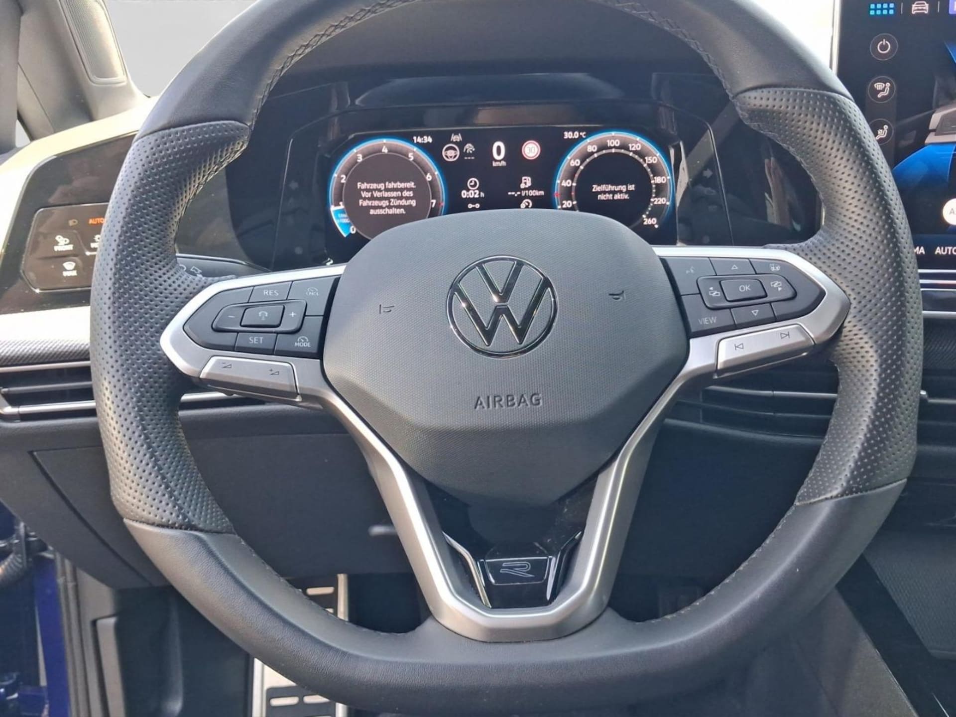 Volkswagen Golf R-Line