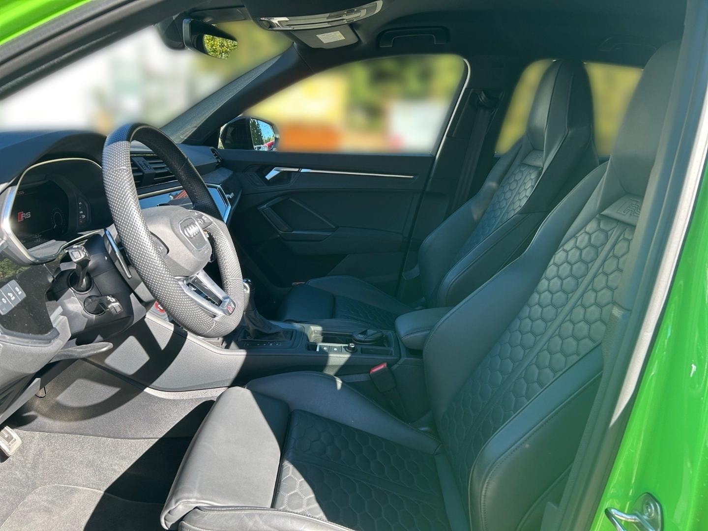 Bild über Audi RS Q3 TFSI quattro S tronic - für weitere Informationen kontaktieren Sie den Audi Partner