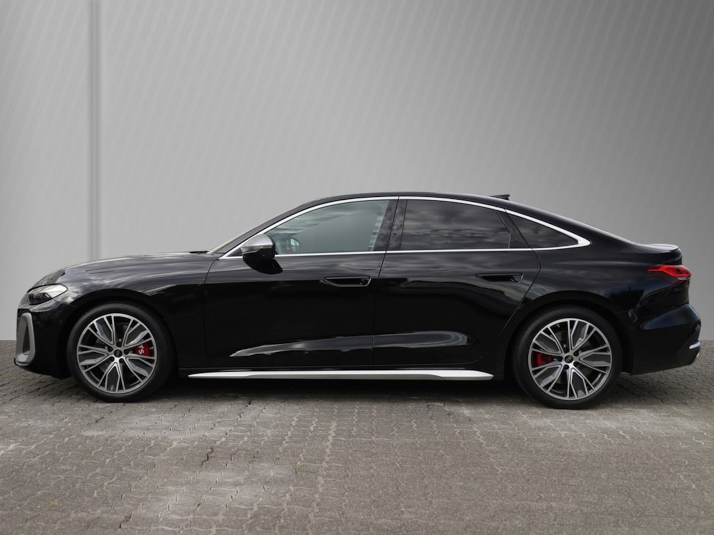 Bild über Audi S5 Limousine TFSI 270 kW S tronic - für weitere Informationen kontaktieren Sie den Audi Partner