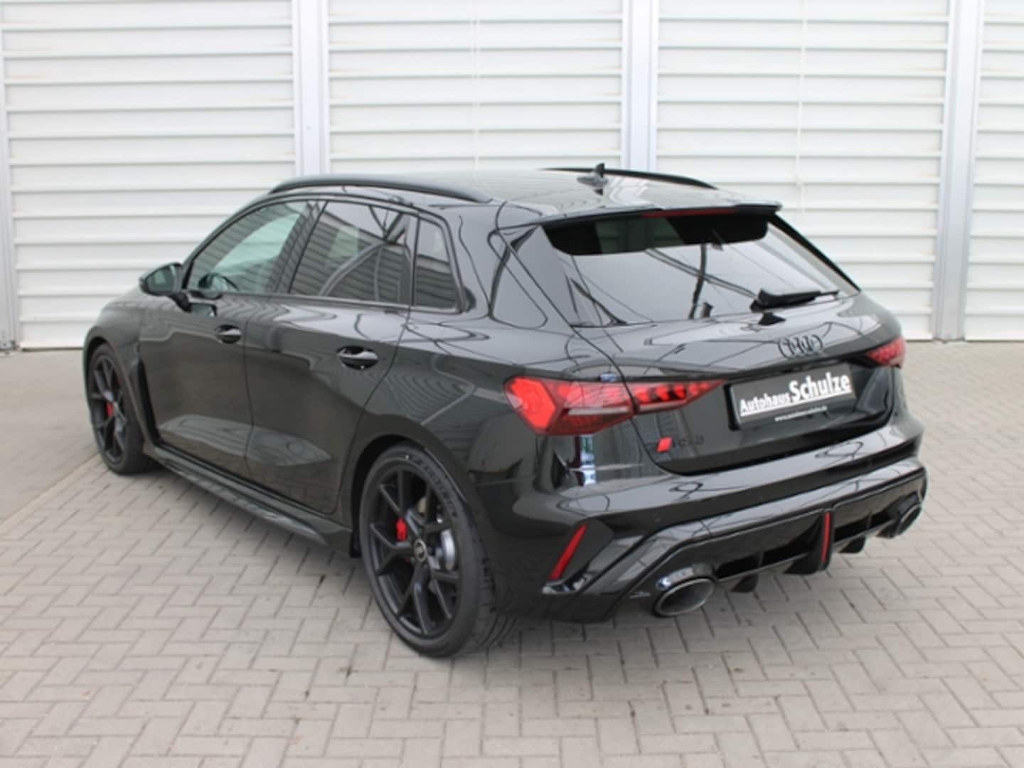 Bild über Audi RS 3 Sportback TFSI quattro S tronic - für weitere Informationen kontaktieren Sie den Audi Partner
