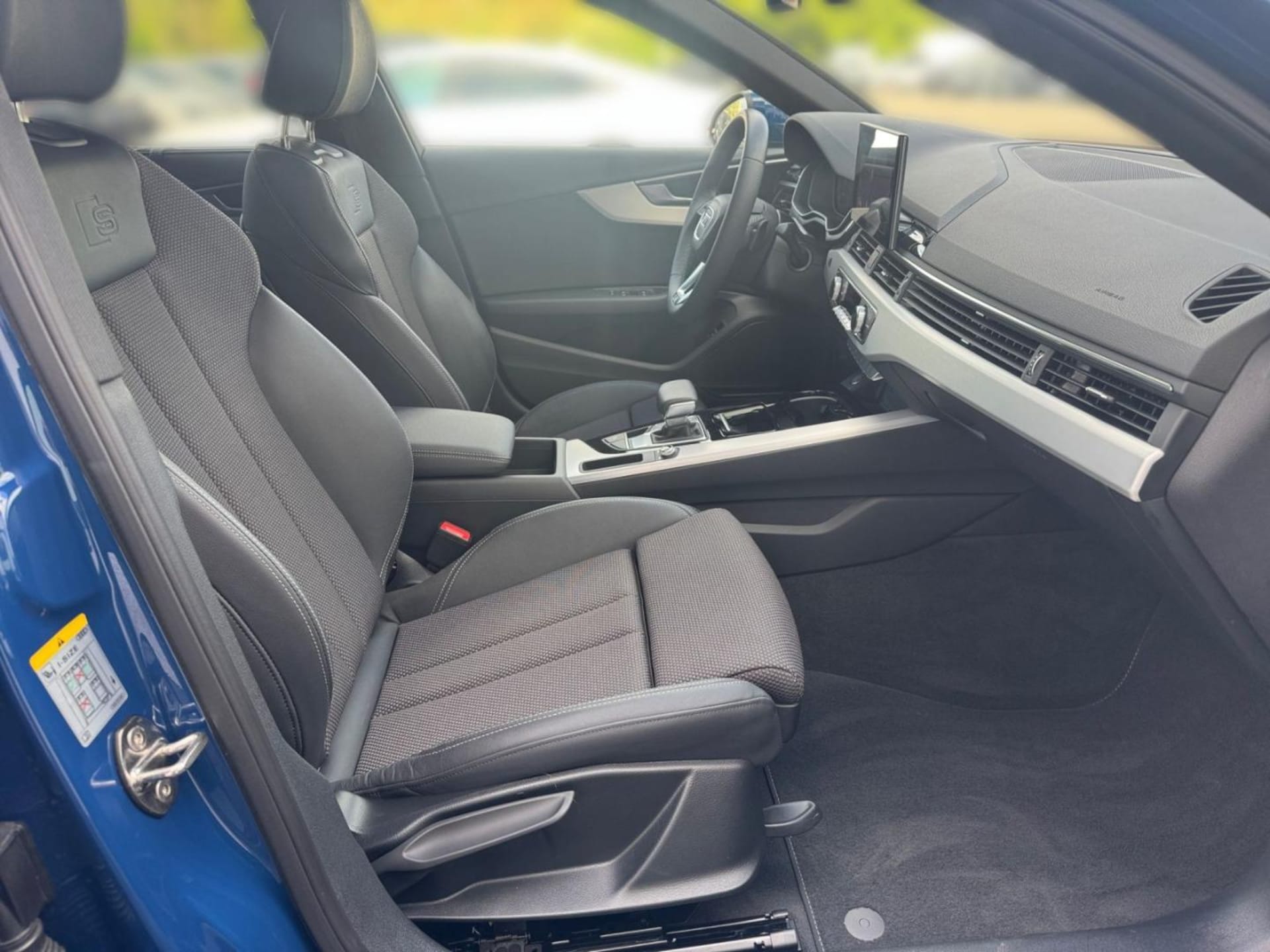 Audi A4 Limousine S line