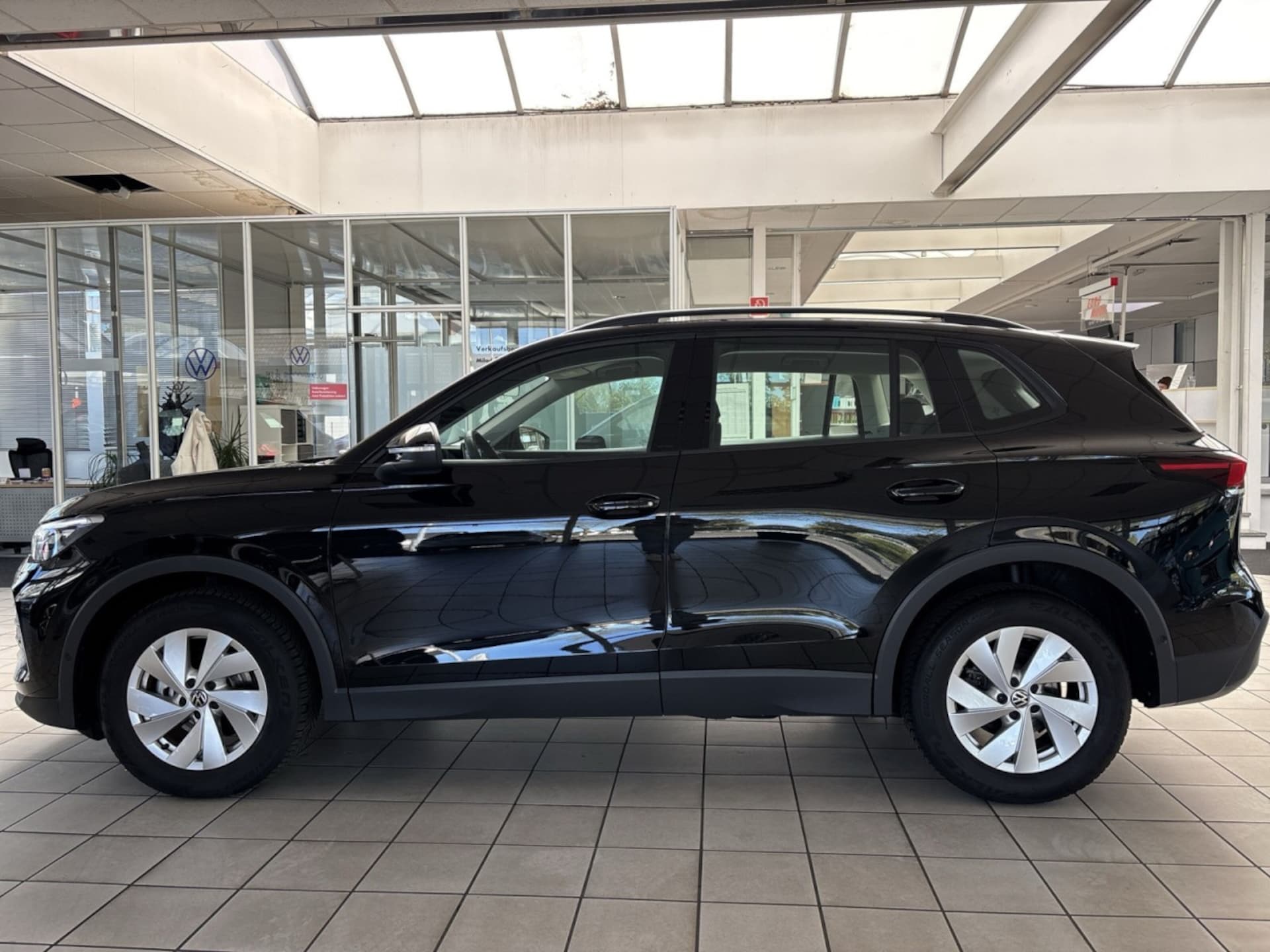 Volkswagen Tiguan Basis-Modell
