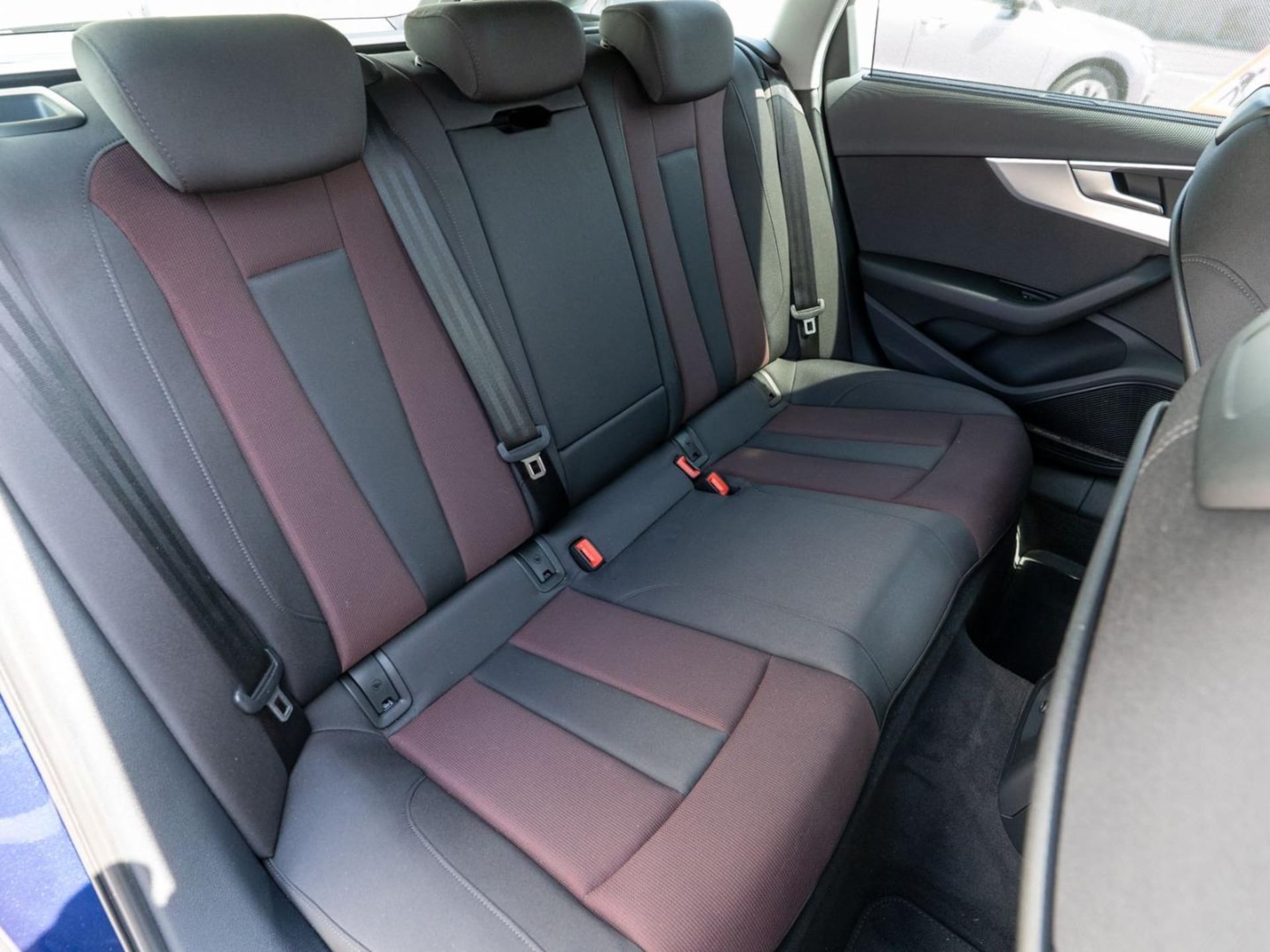 Audi A4 Avant S line
