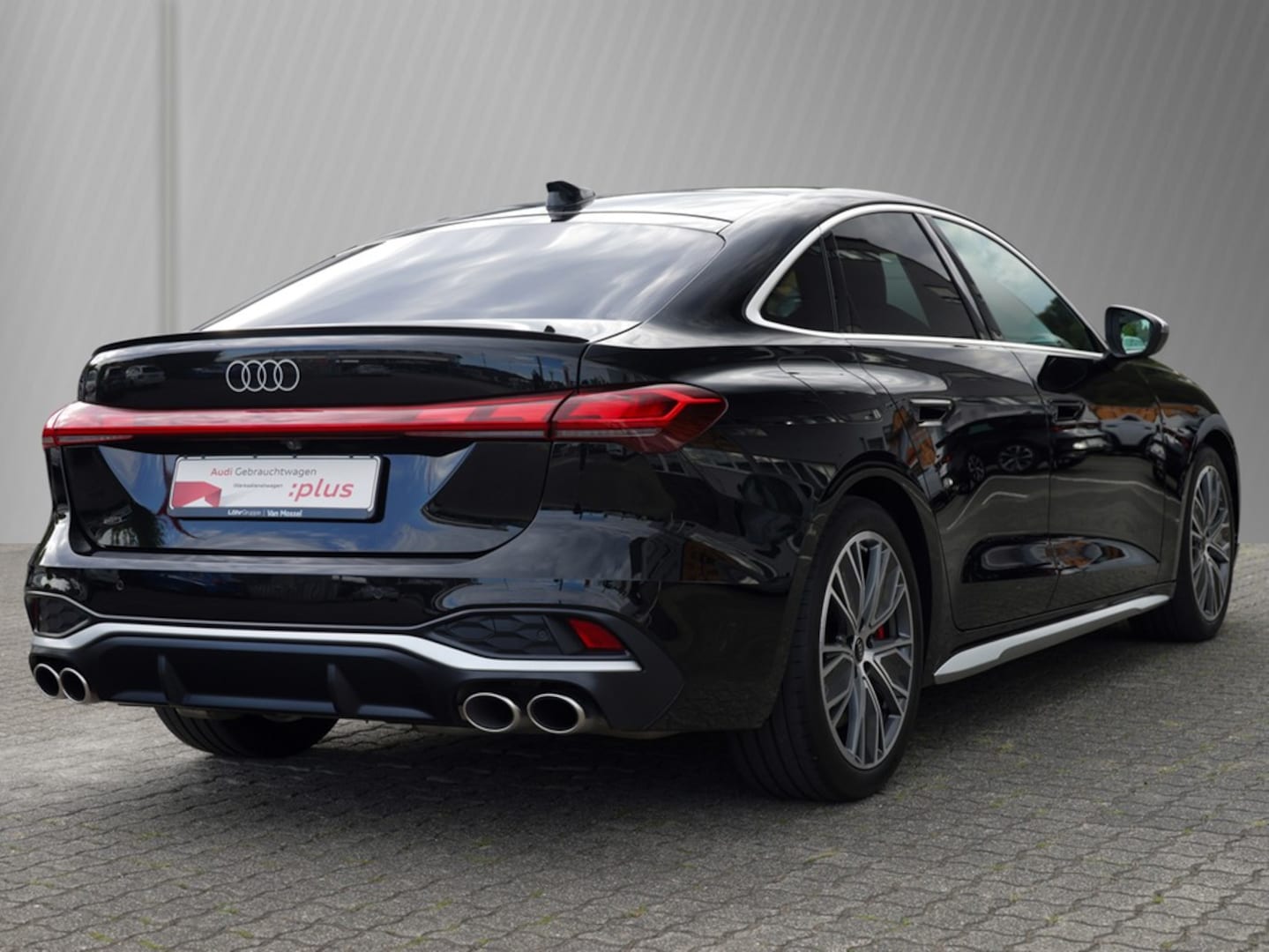Bild über Audi S5 Limousine TFSI 270 kW S tronic - für weitere Informationen kontaktieren Sie den Audi Partner