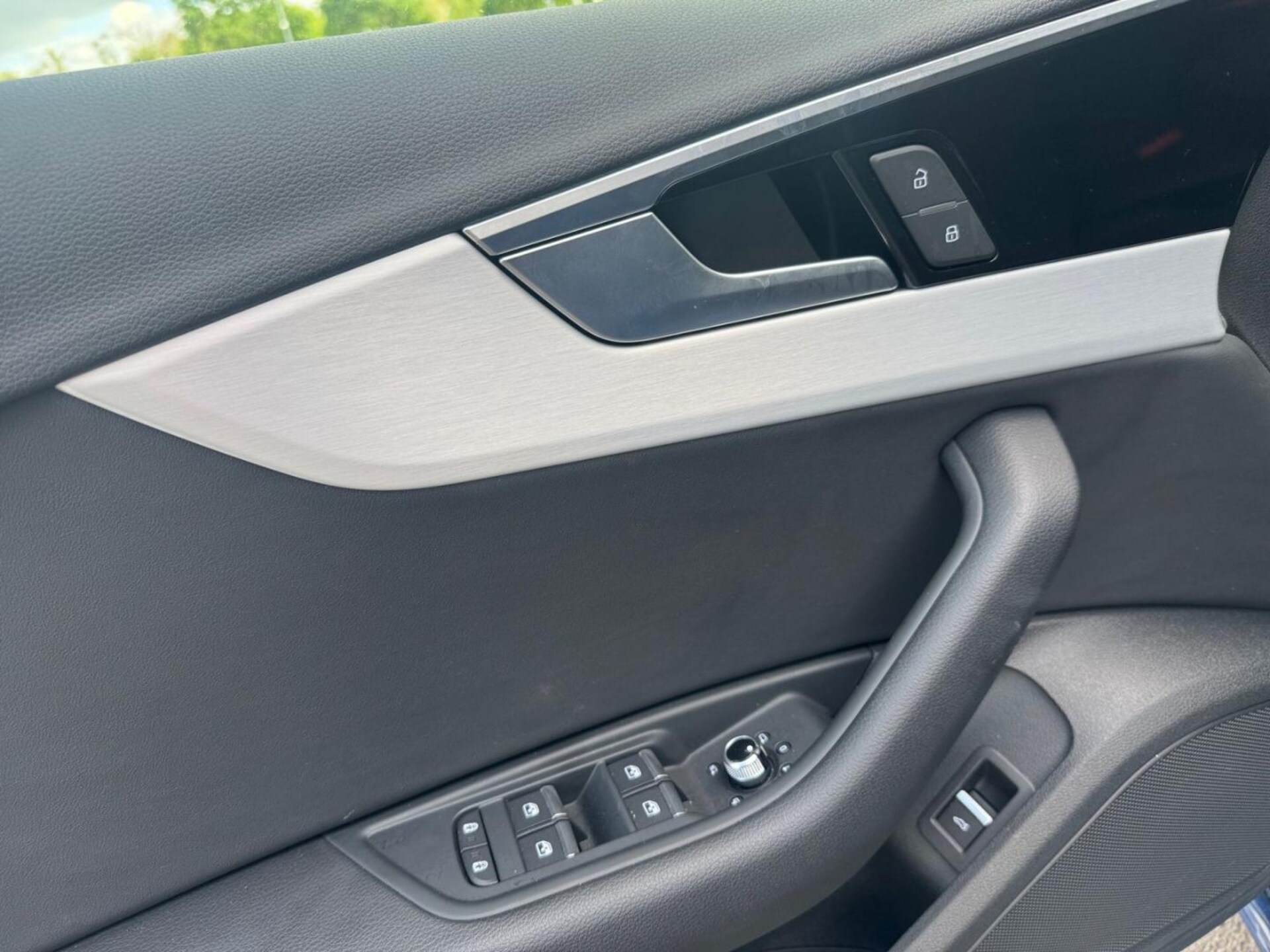 Audi A4 Limousine S line