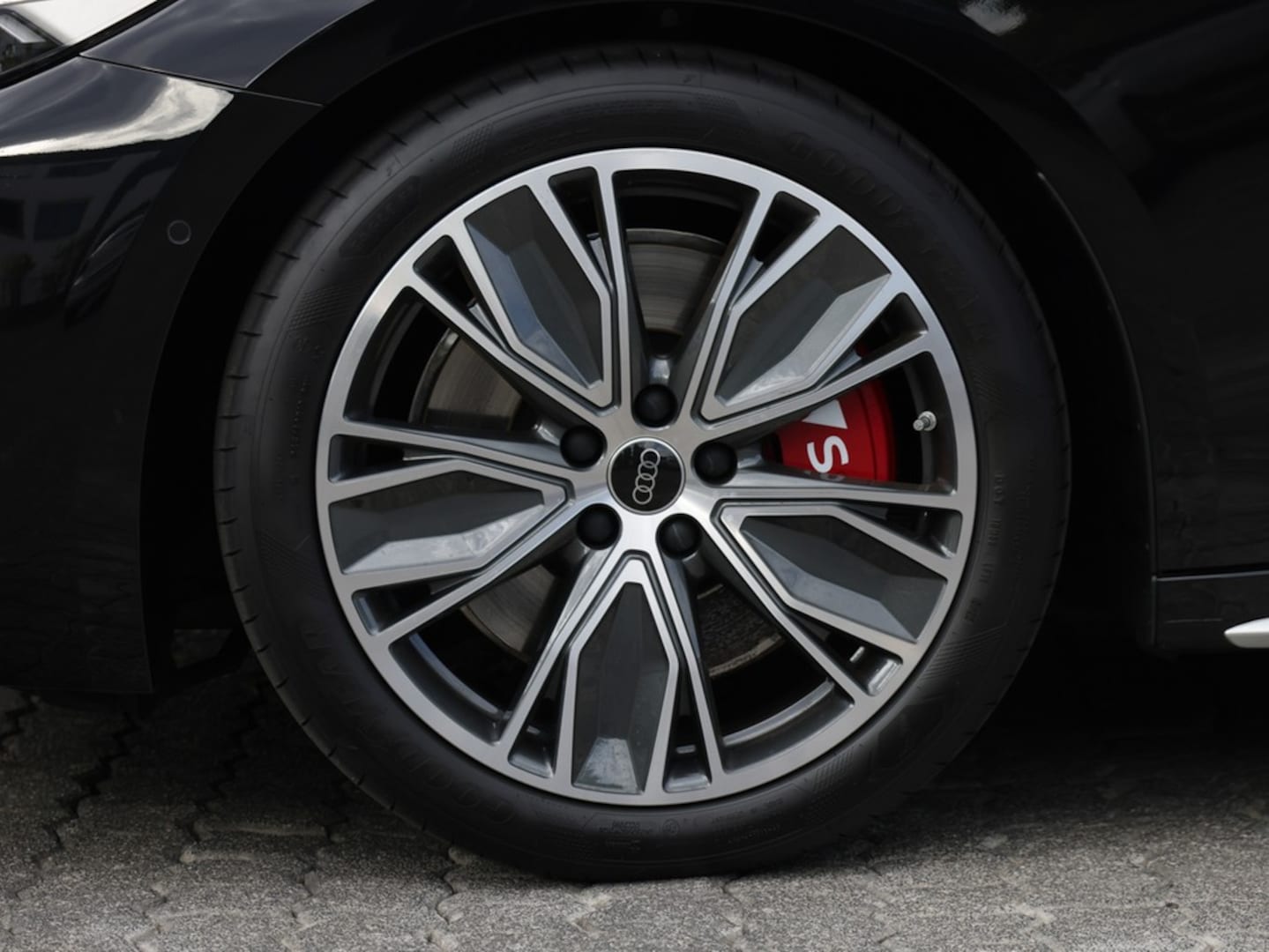Bild über Audi S5 Limousine TFSI 270 kW S tronic - für weitere Informationen kontaktieren Sie den Audi Partner