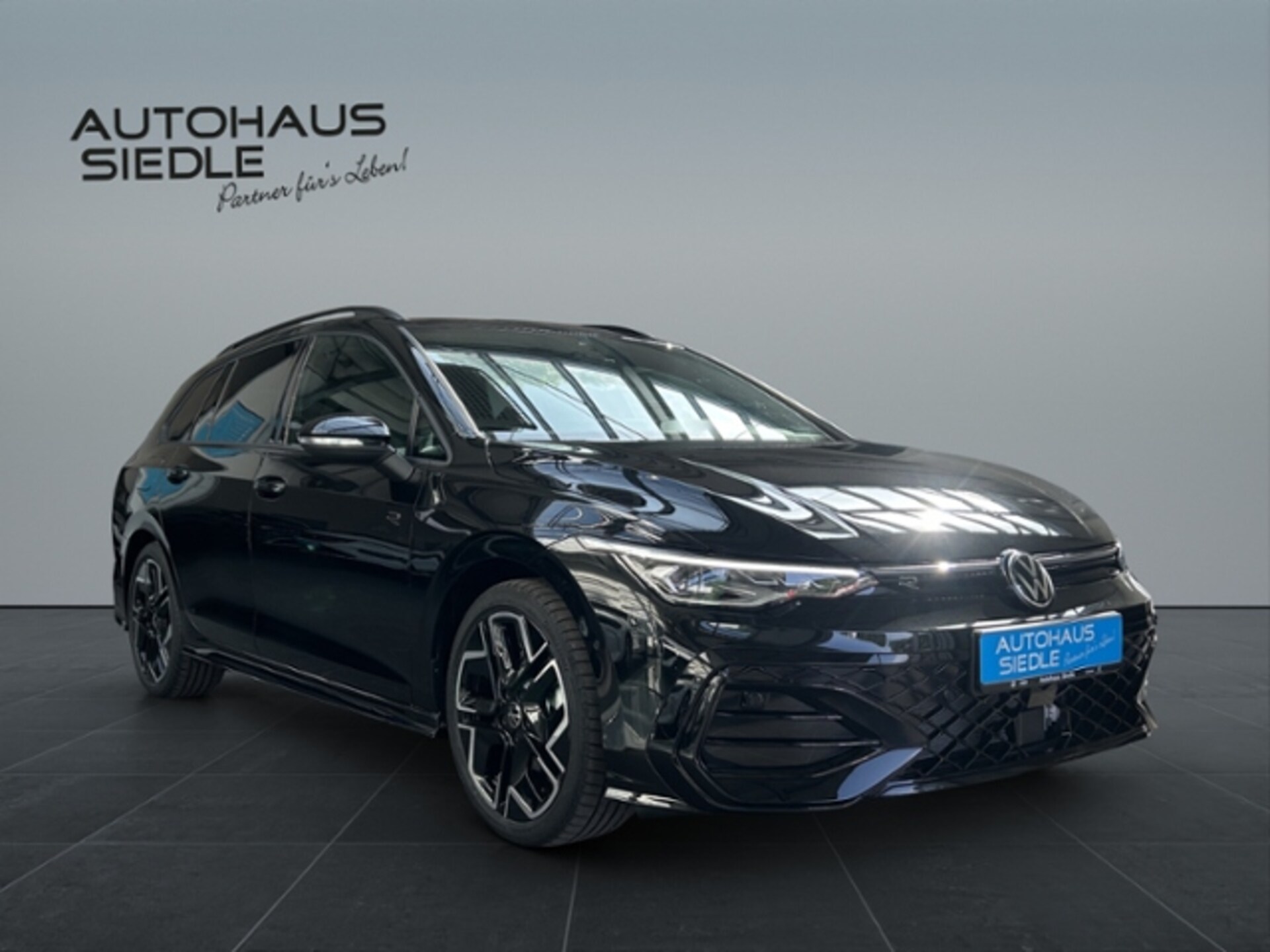 Volkswagen Golf Variant R-Line