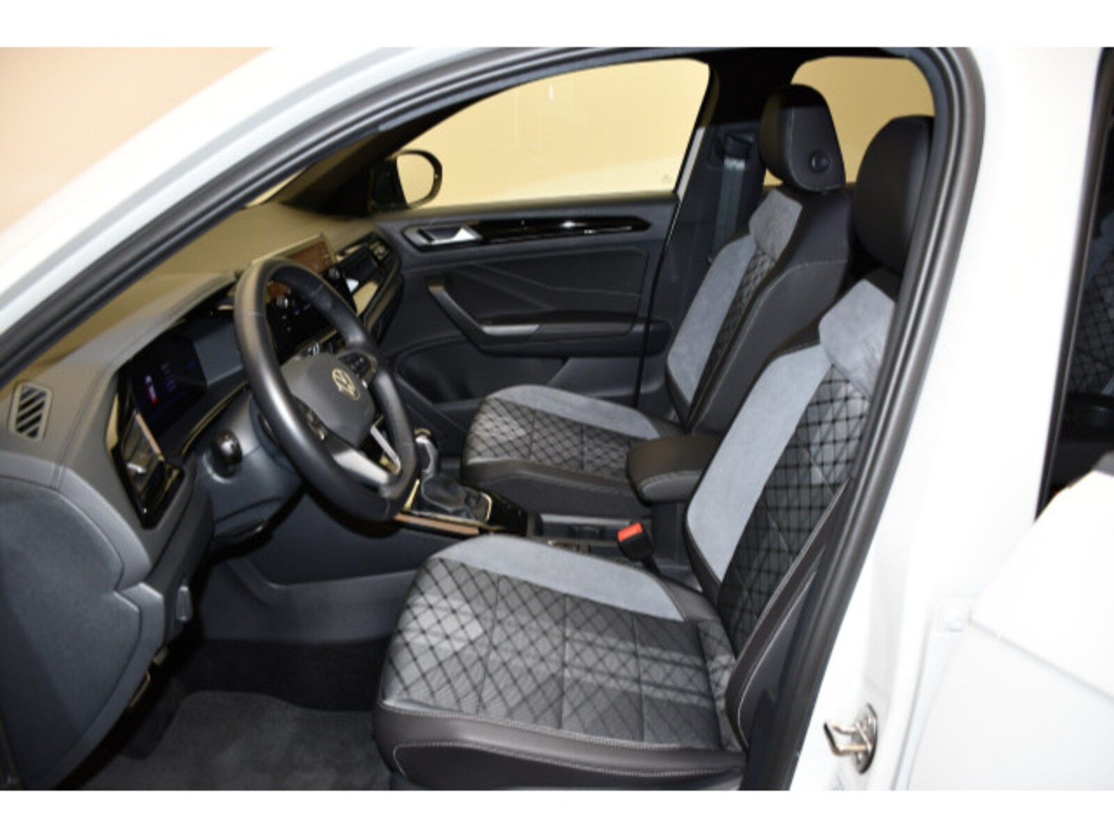Volkswagen T-Roc – Bild 3