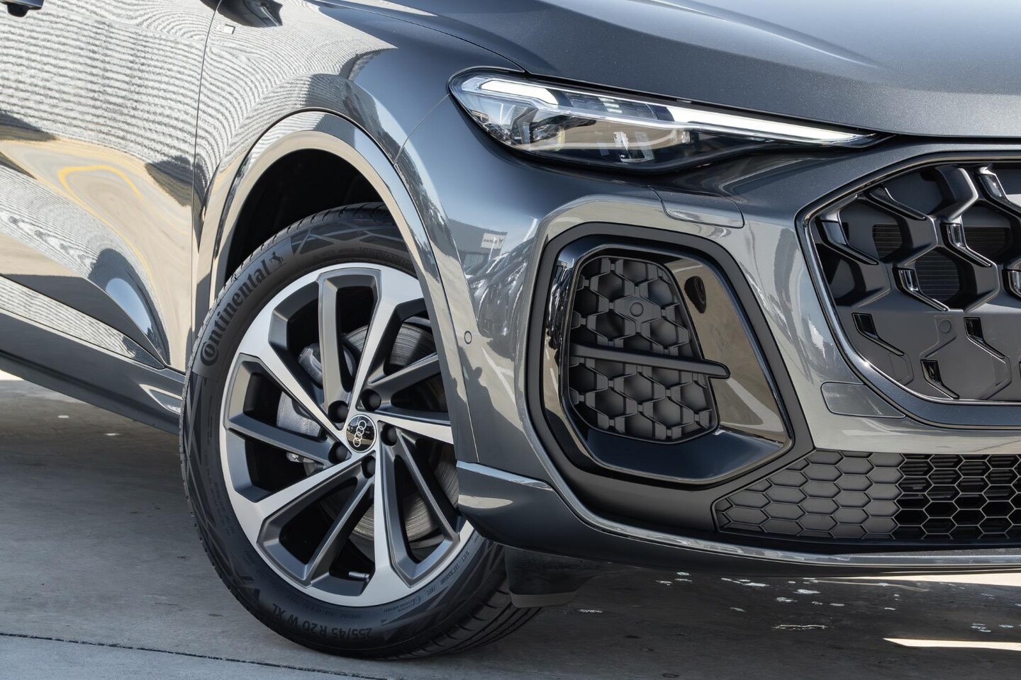 Image about Audi Q5 SUV TDI quattro 150 kW sport