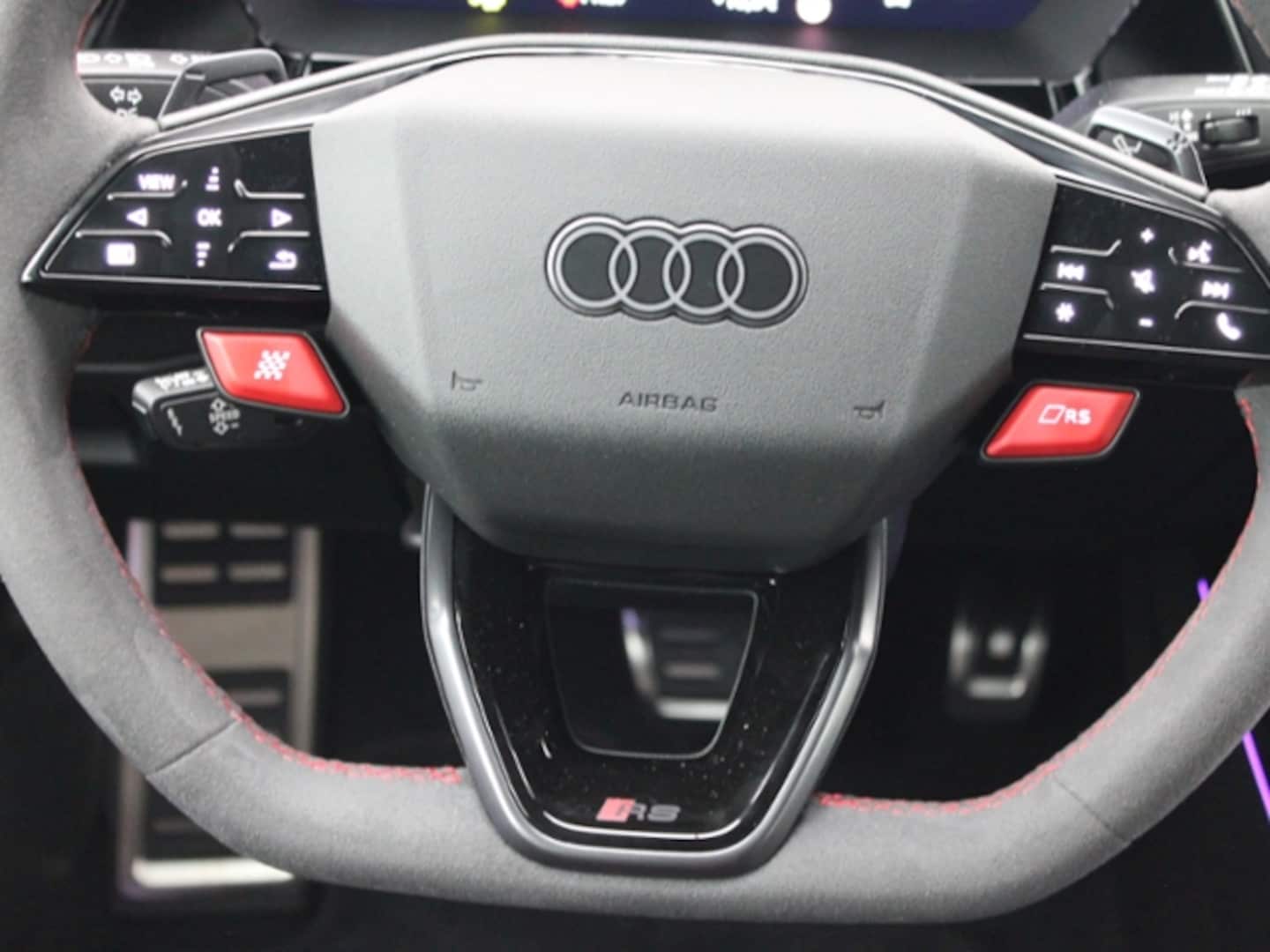 Bild über Audi RS 3 Sportback TFSI quattro S tronic - für weitere Informationen kontaktieren Sie den Audi Partner