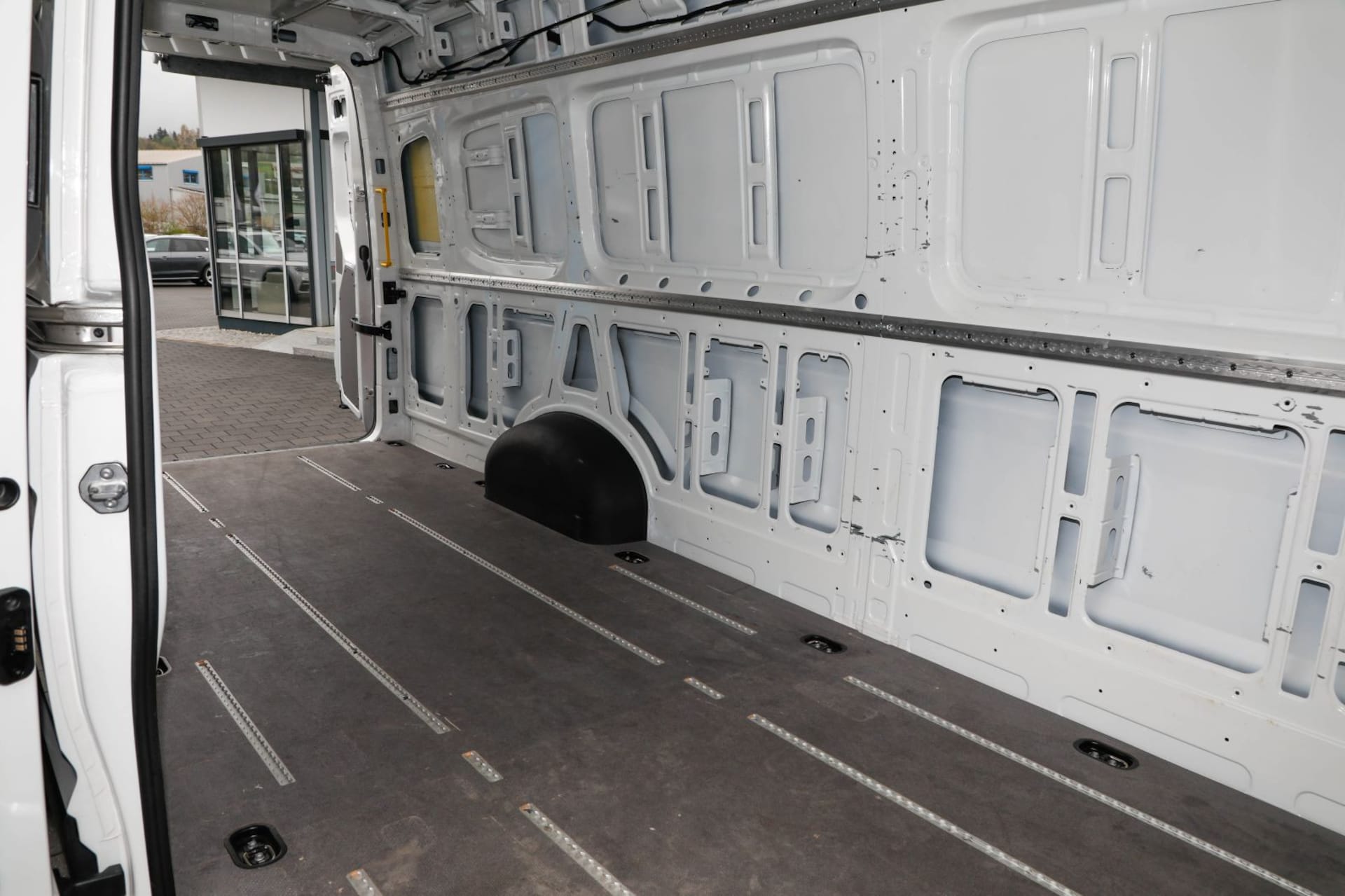 Volkswagen Crafter Kasten langer Radstand