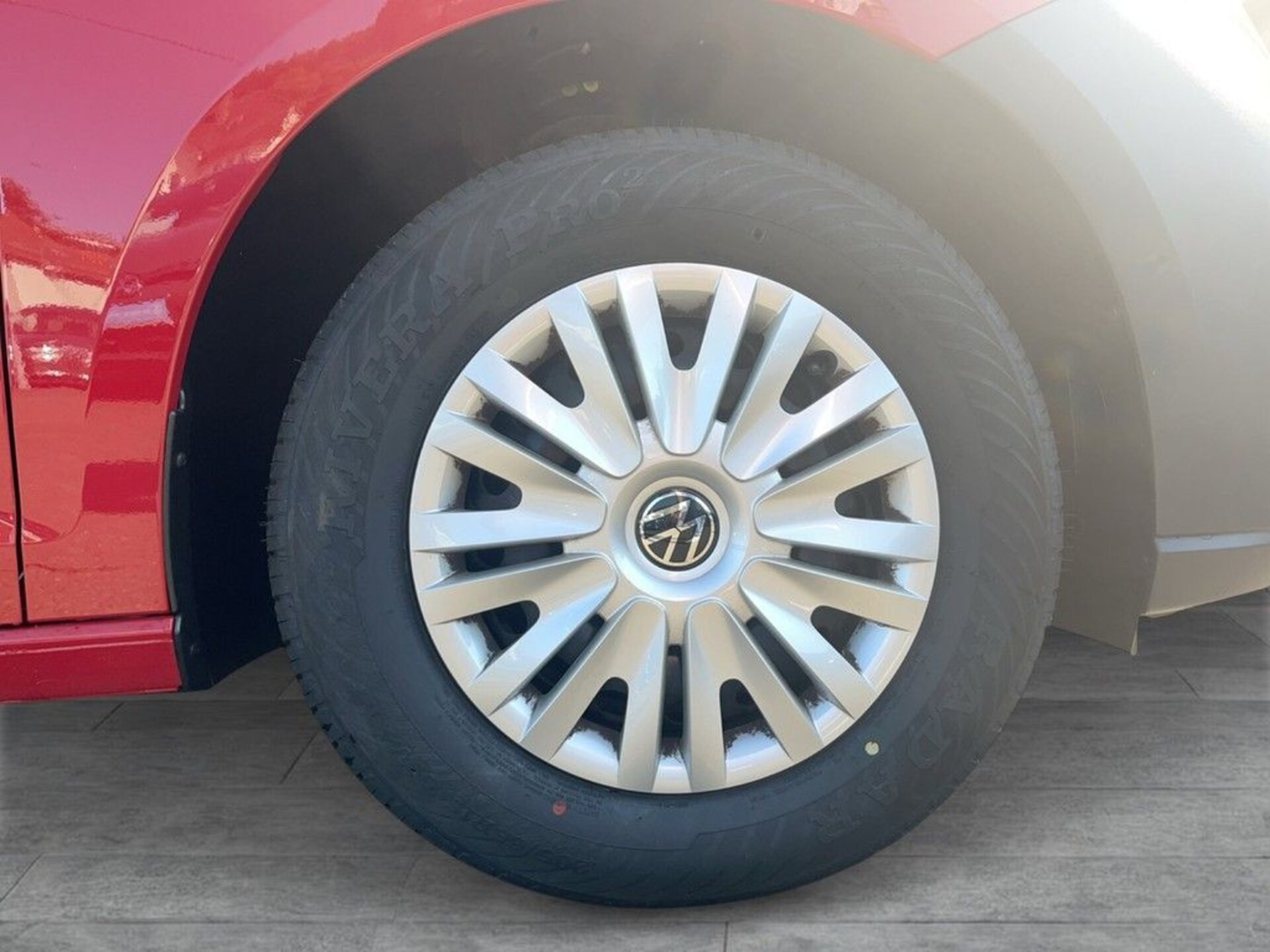 Volkswagen Caddy Basis-Modell
