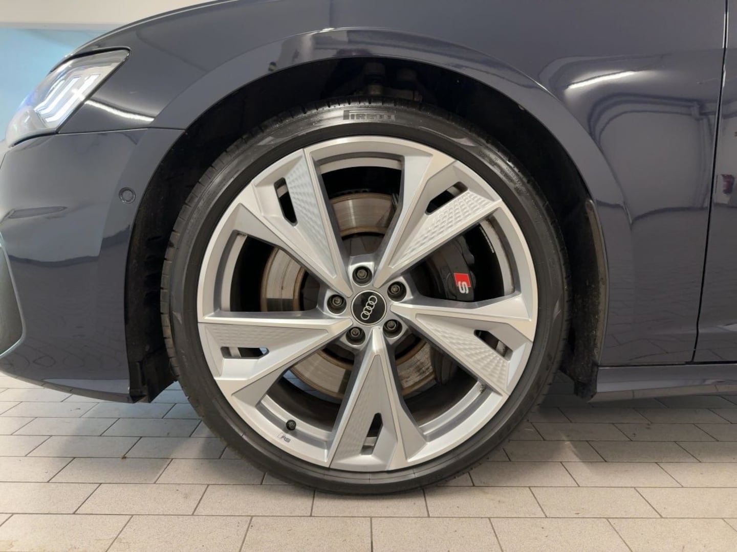Bild über Audi S6 Avant TDI quattro tiptronic - für weitere Informationen kontaktieren Sie den Audi Partner