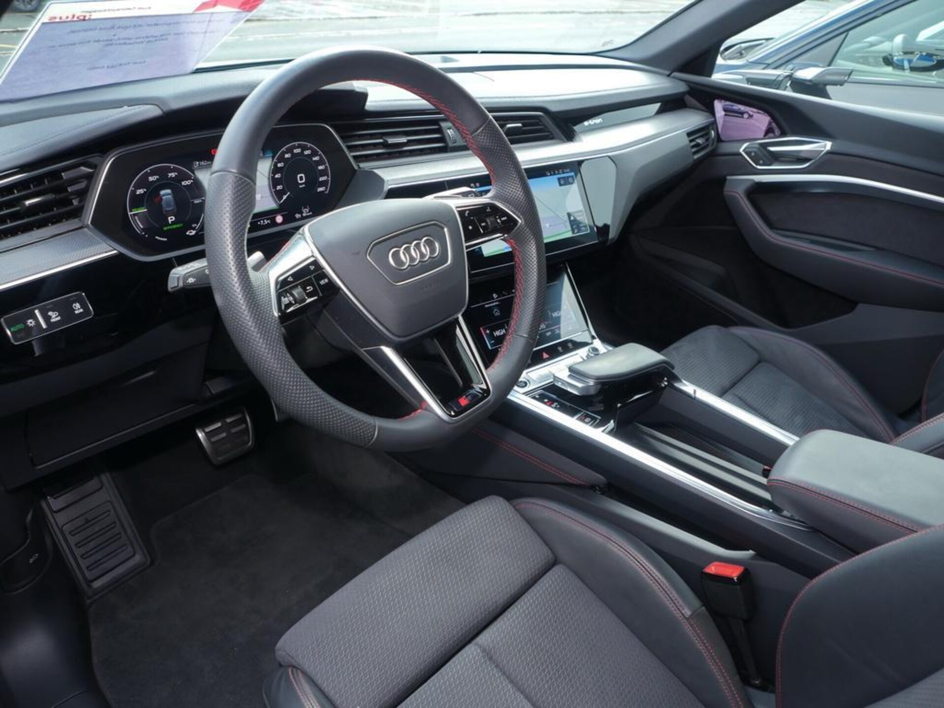 Audi Q8 e-tron S line