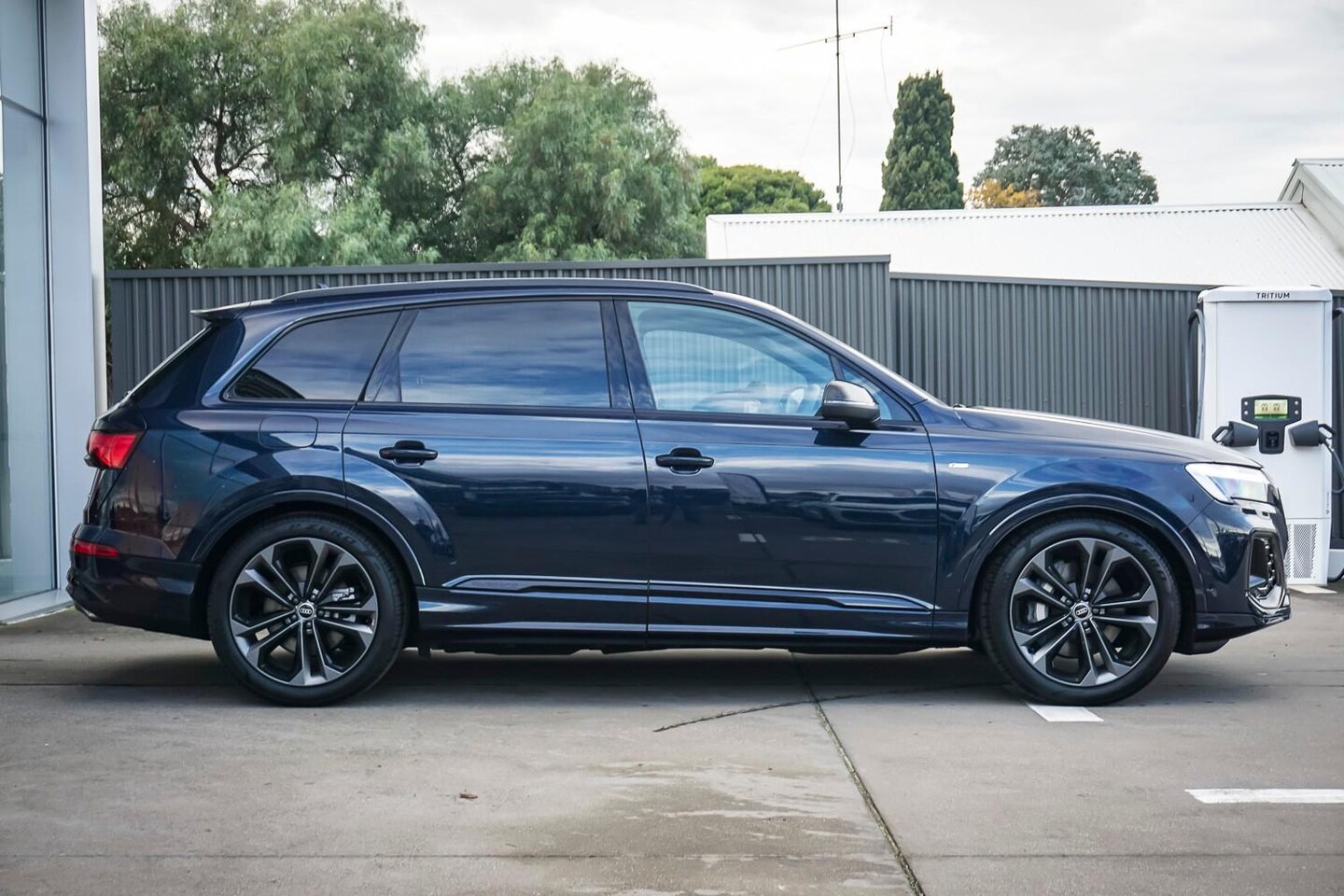 Image about Audi Q7 SUV TFSI quattro tiptronic