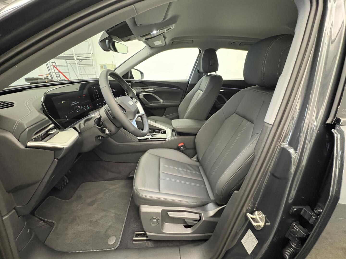Bild über Audi Q5 SUV TDI quattro 150 kW S tronic - für weitere Informationen kontaktieren Sie den Audi Partner